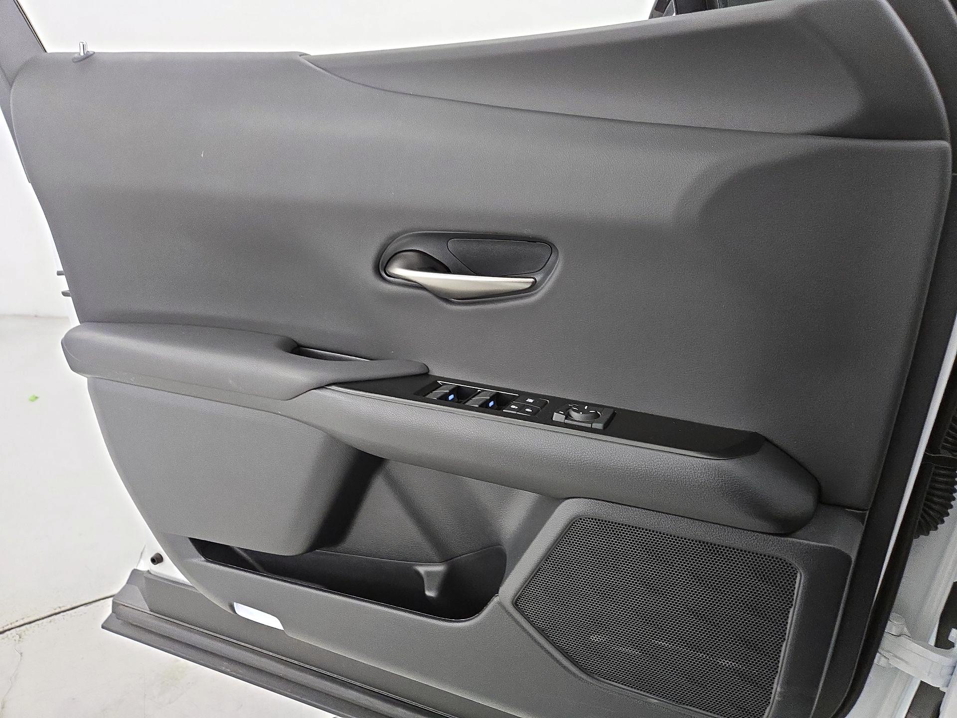 Thumbnail: 2024 Lexus UX - 12