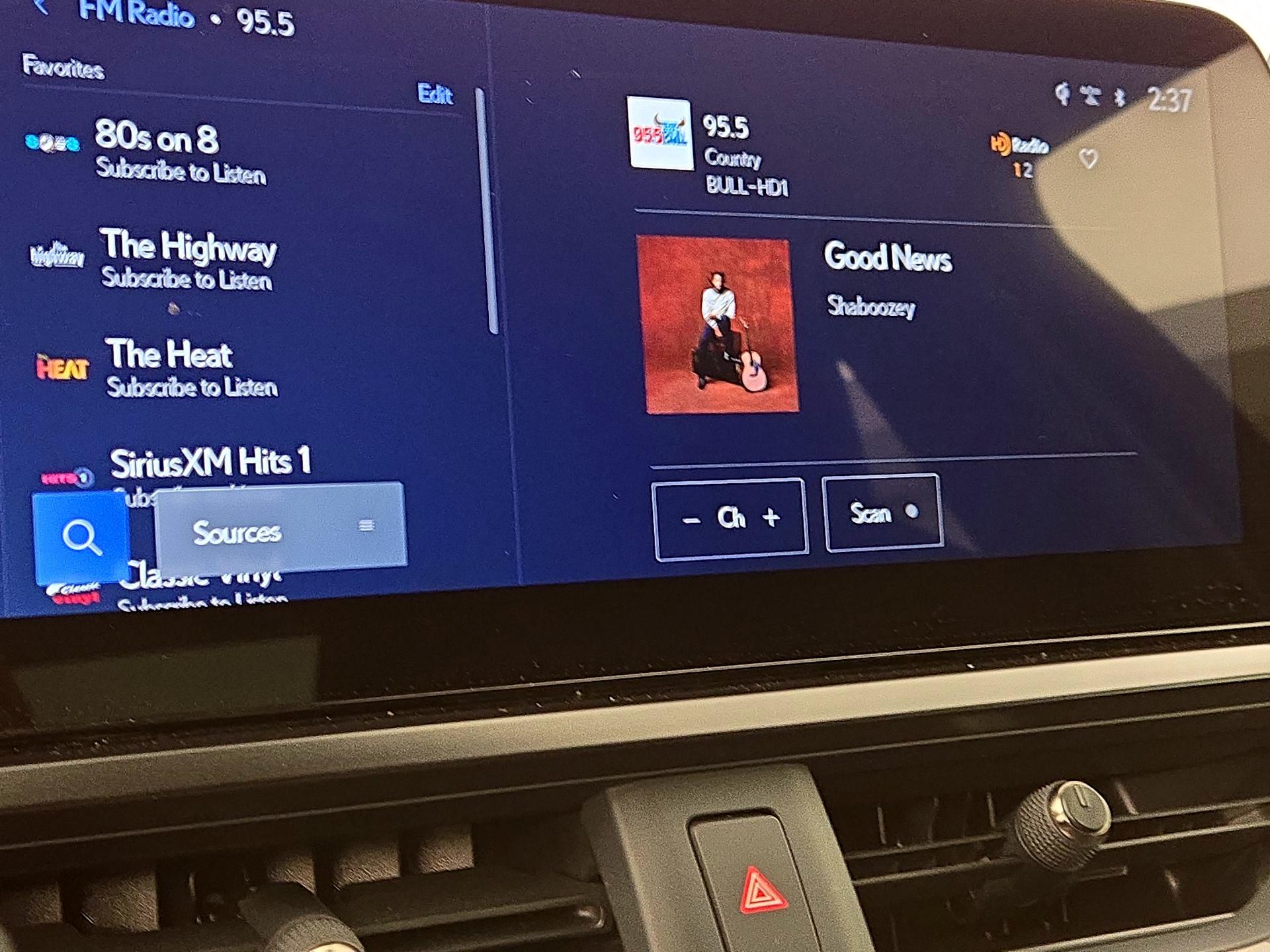 Thumbnail: 2024 Lexus UX - 16