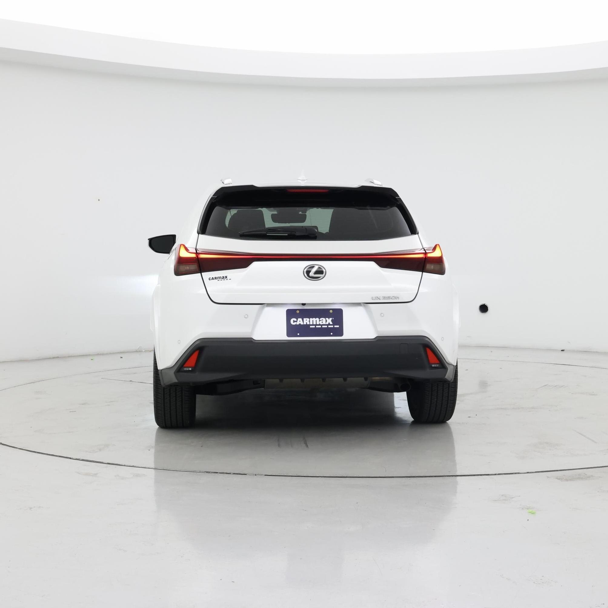 Thumbnail: 2024 Lexus UX - 6