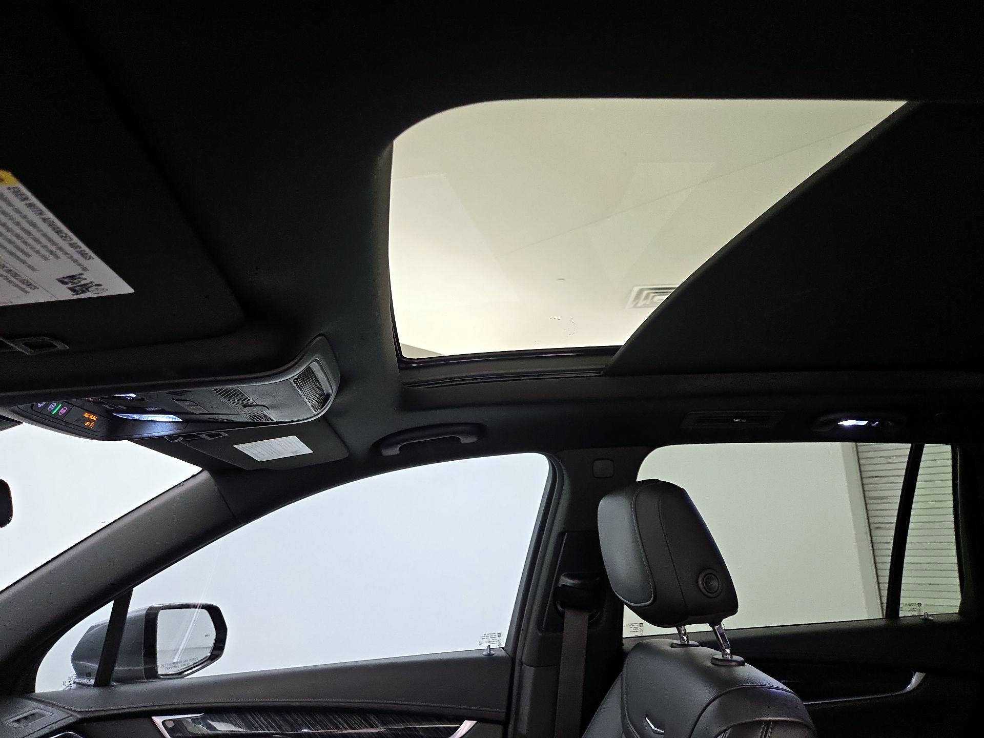 Thumbnail: 2022 Cadillac XT6 - 19
