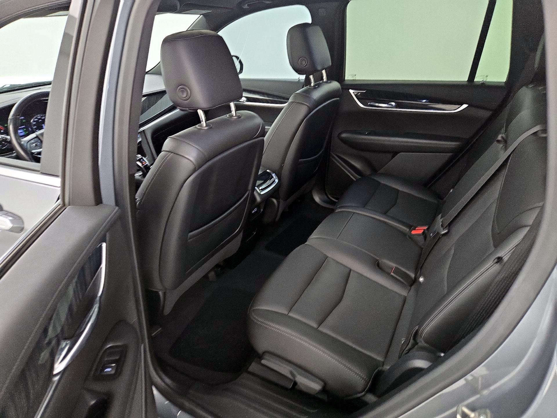 Thumbnail: 2022 Cadillac XT6 - 20