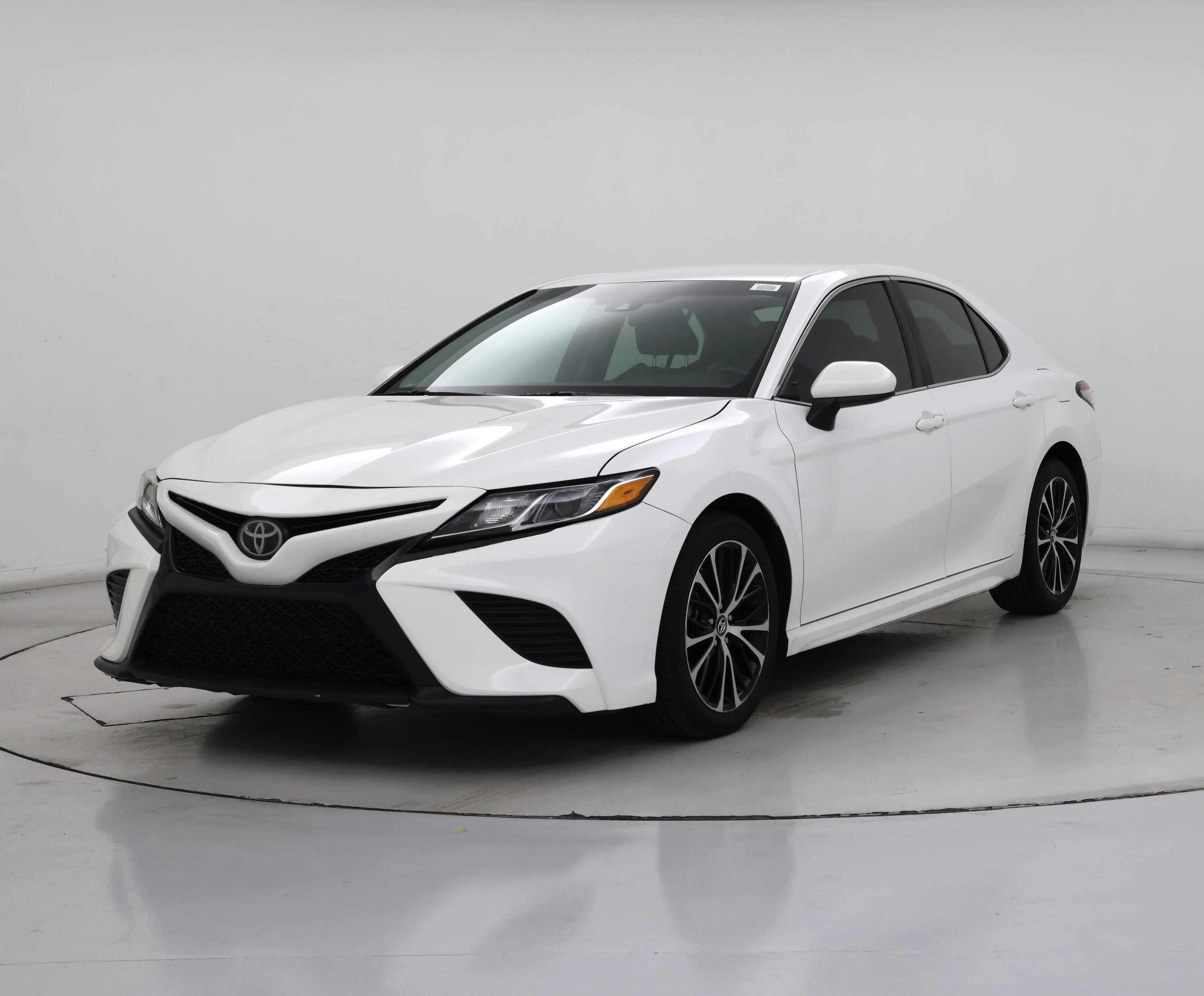 Thumbnail: 2018 Toyota Camry - 4