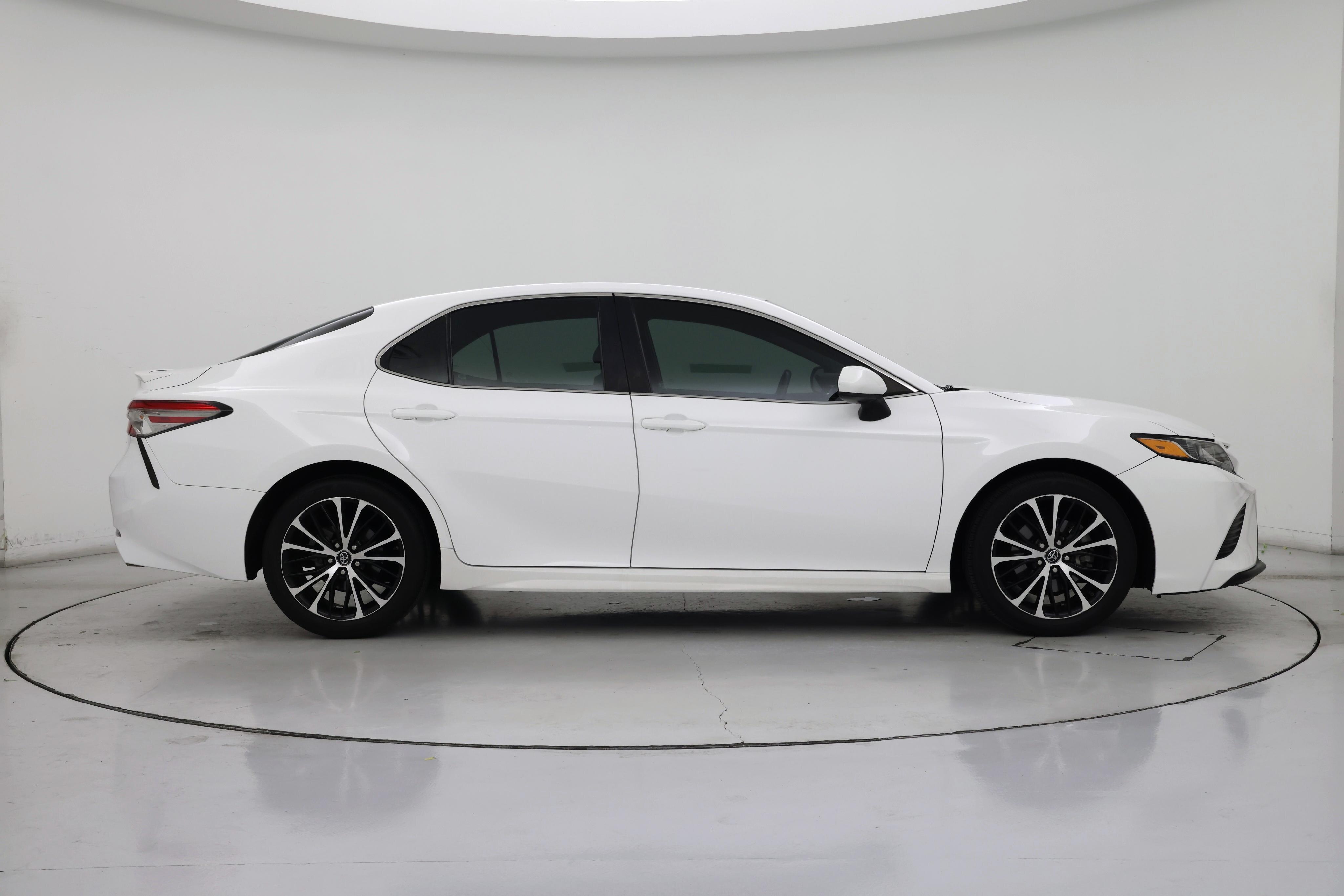 Thumbnail: 2018 Toyota Camry - 7