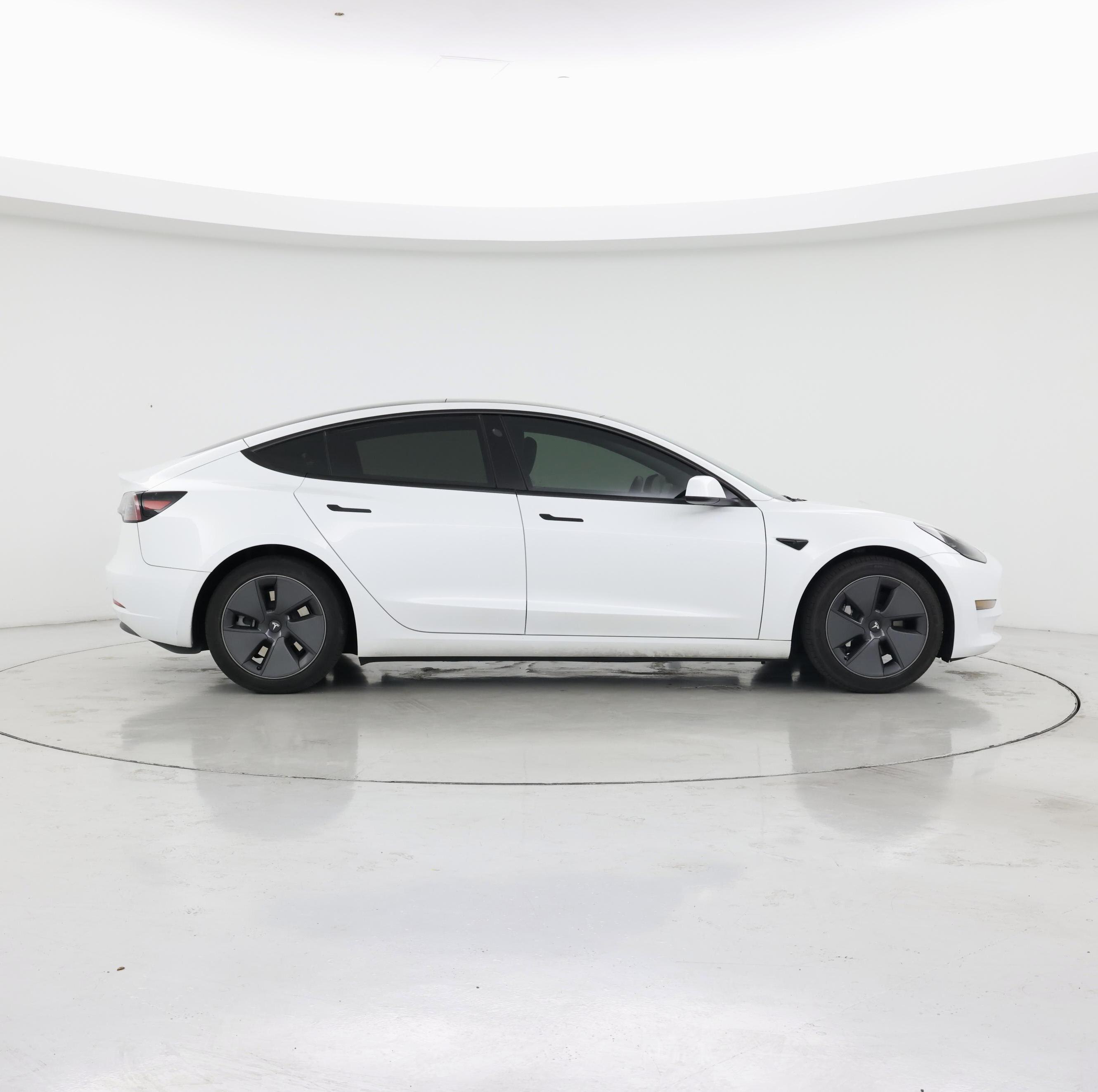 Thumbnail: 2023 Tesla Model 3 - 7