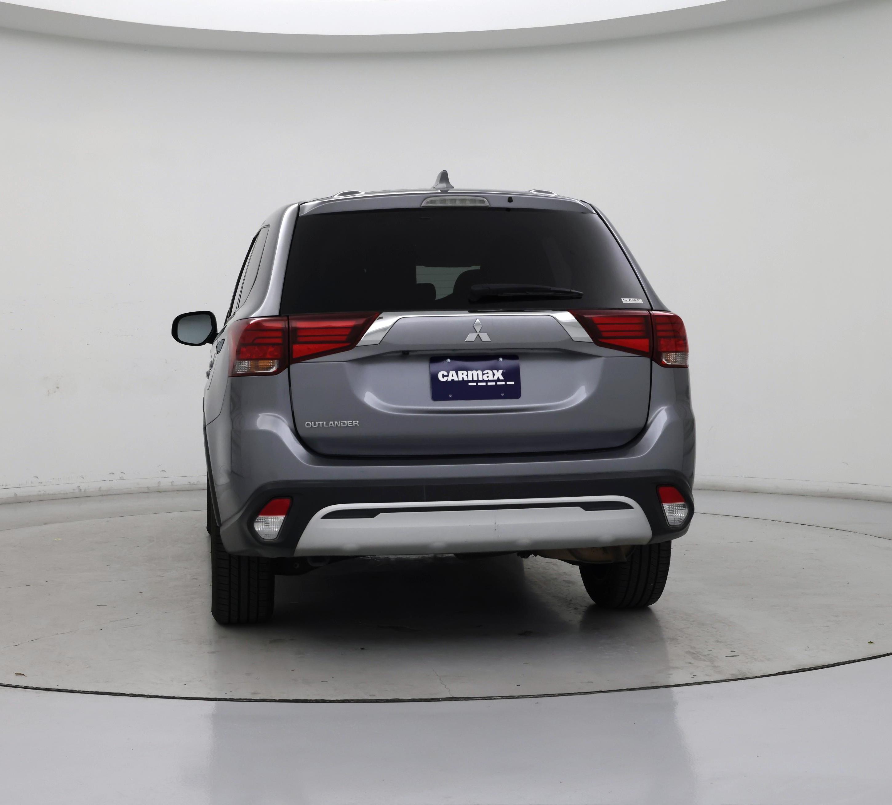 Thumbnail: 2020 Mitsubishi Outlander - 6