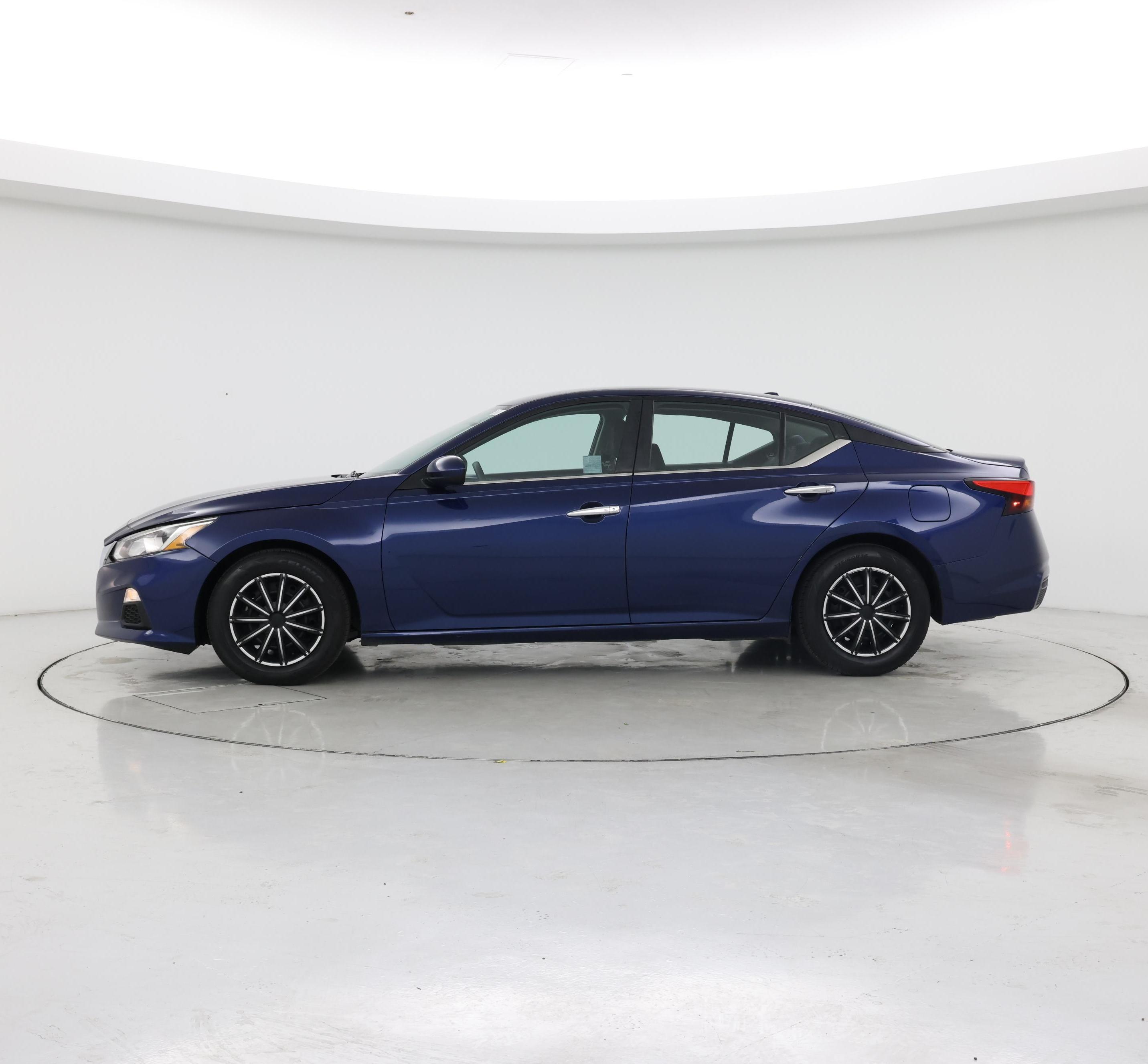Thumbnail: 2020 Nissan Altima - 3