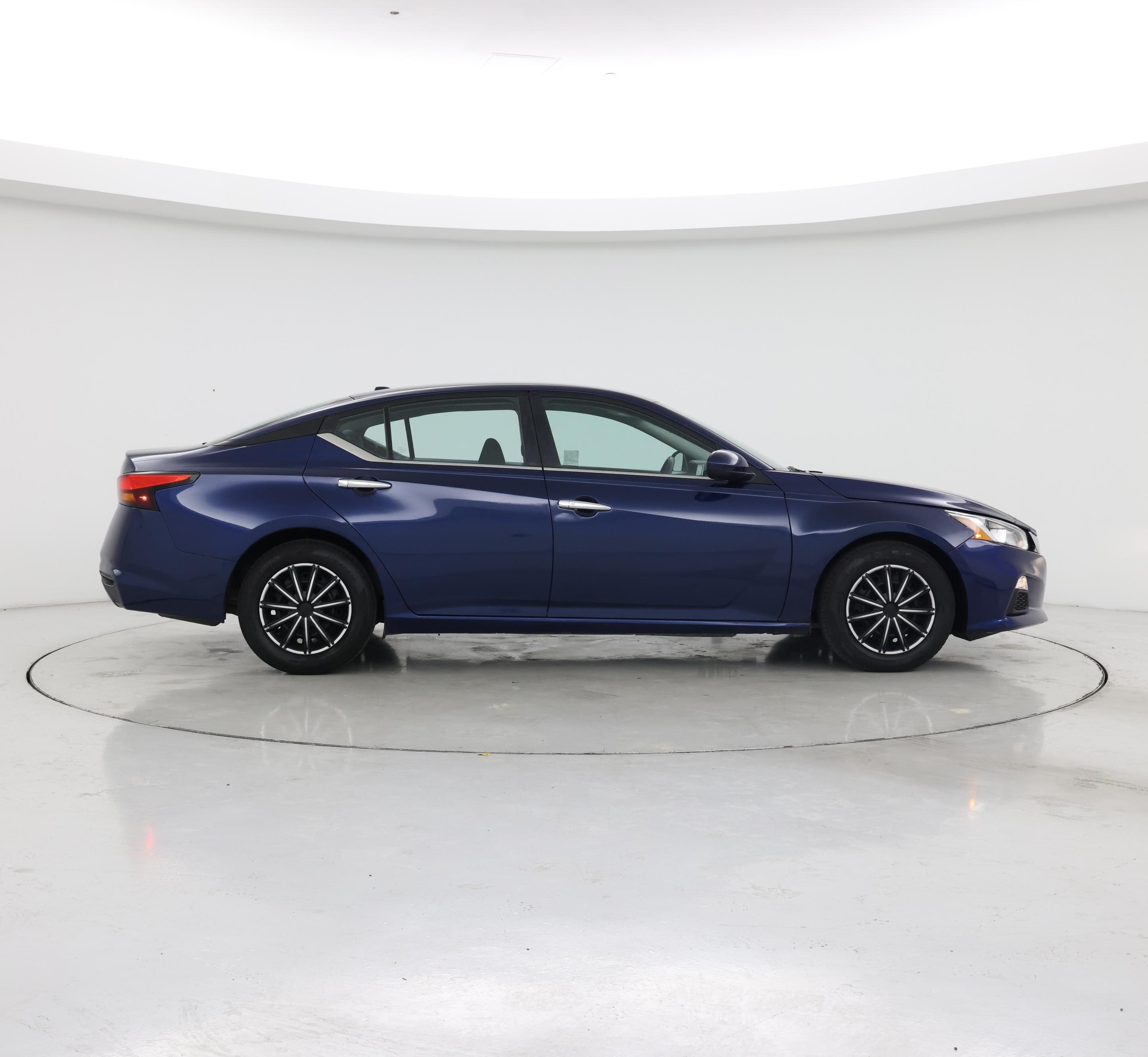 Thumbnail: 2020 Nissan Altima - 7