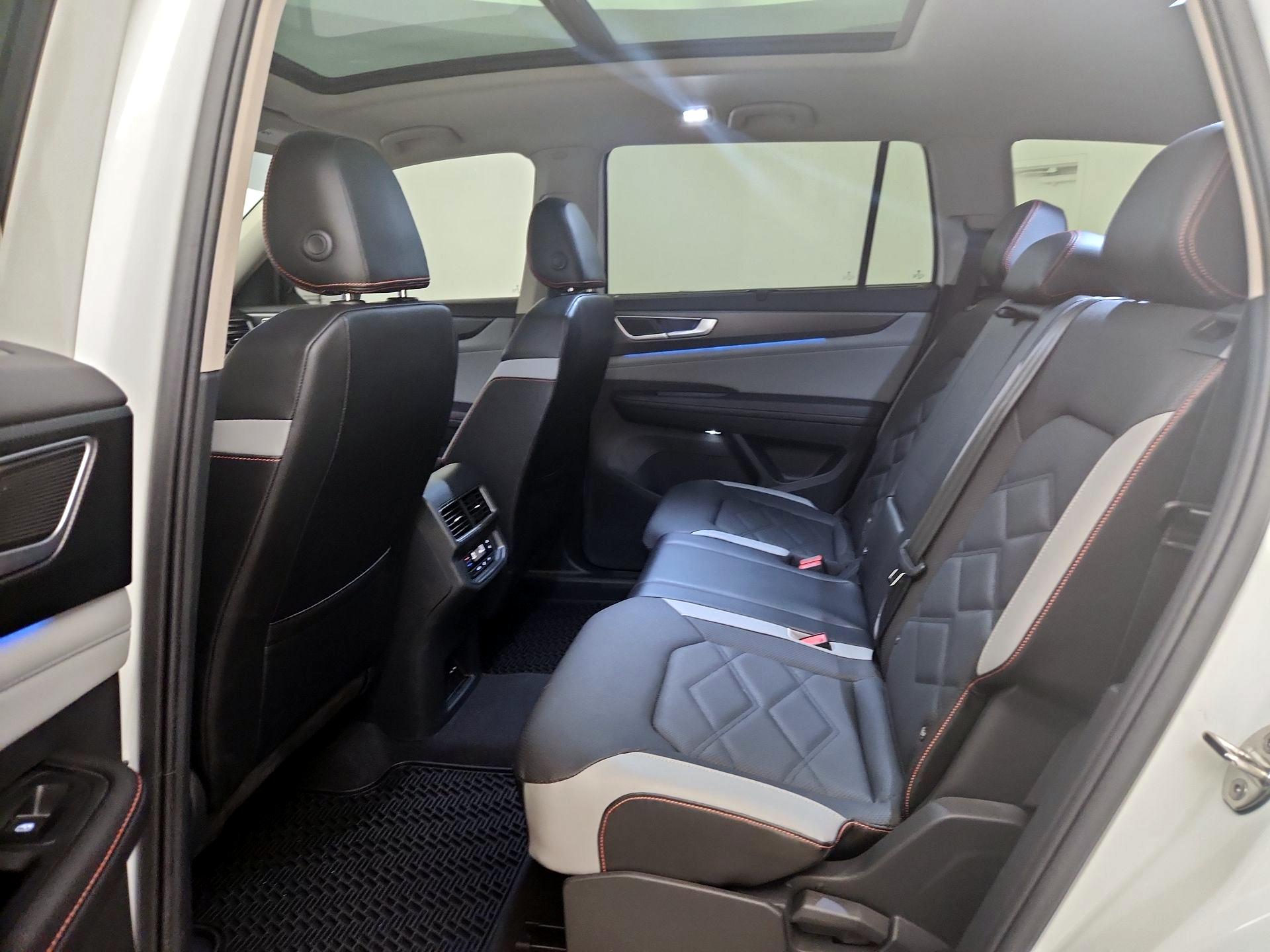 Thumbnail: 2024 Volkswagen Atlas - 20