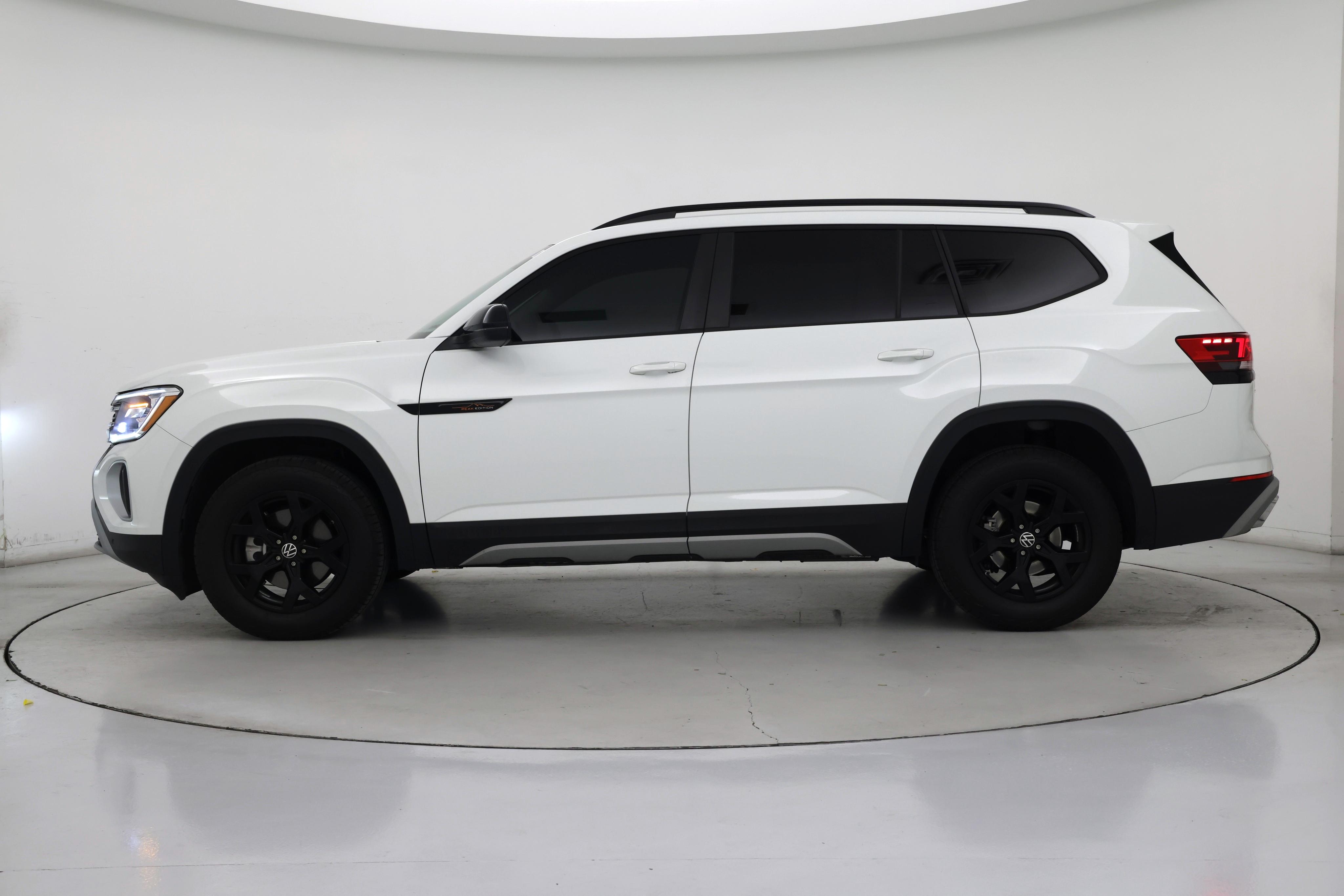 Thumbnail: 2024 Volkswagen Atlas - 3