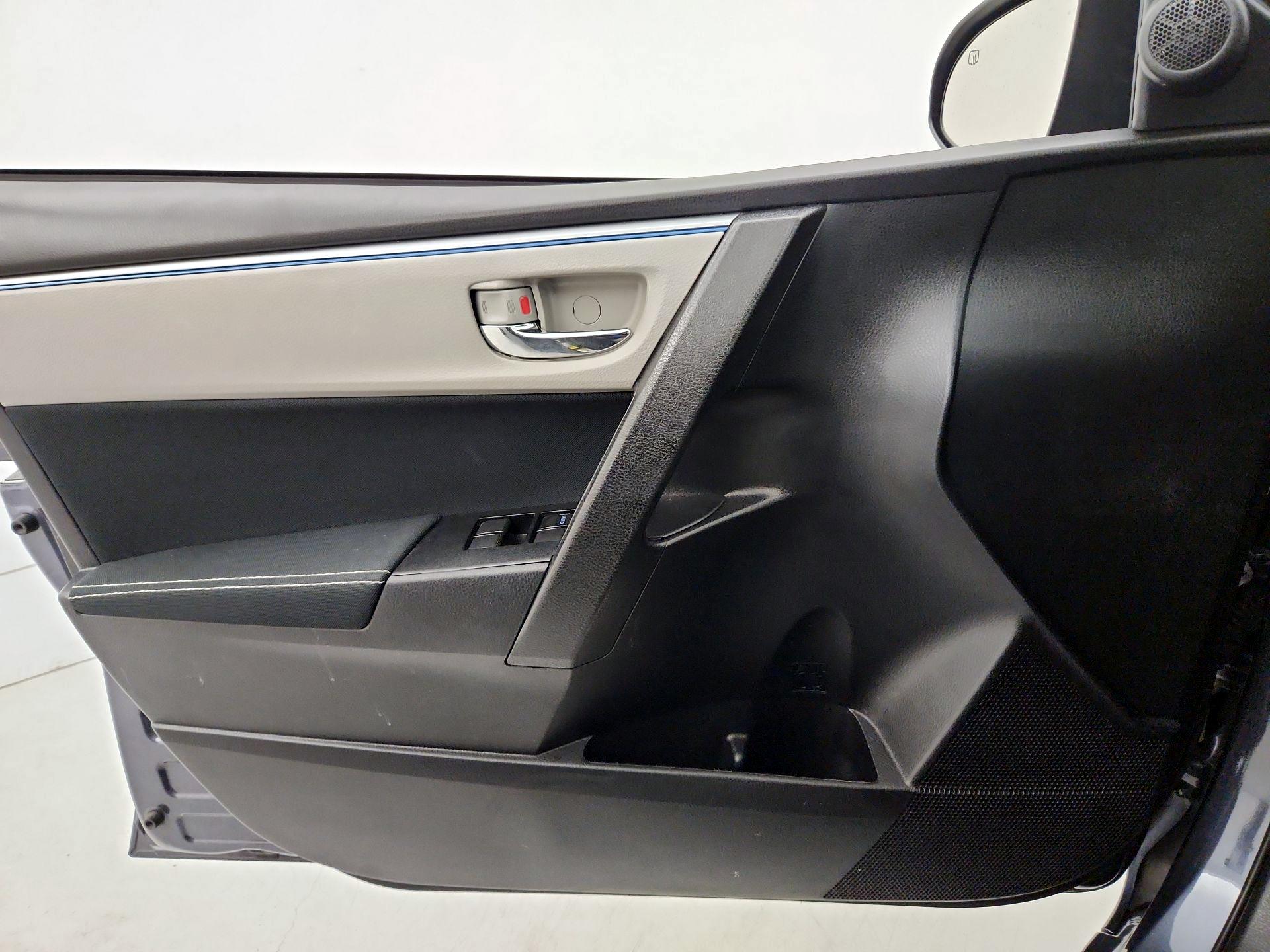 Thumbnail: 2016 Toyota Corolla - 12