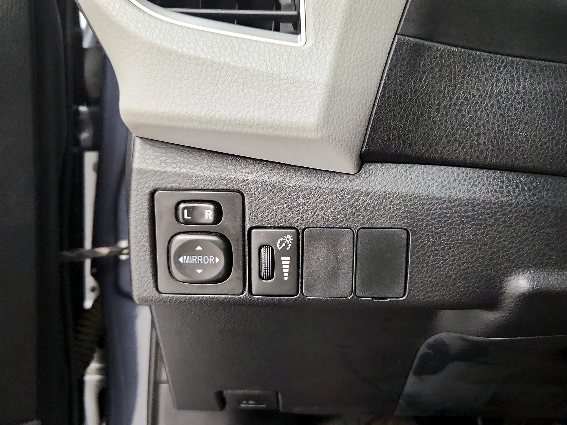 Thumbnail: 2016 Toyota Corolla - 13