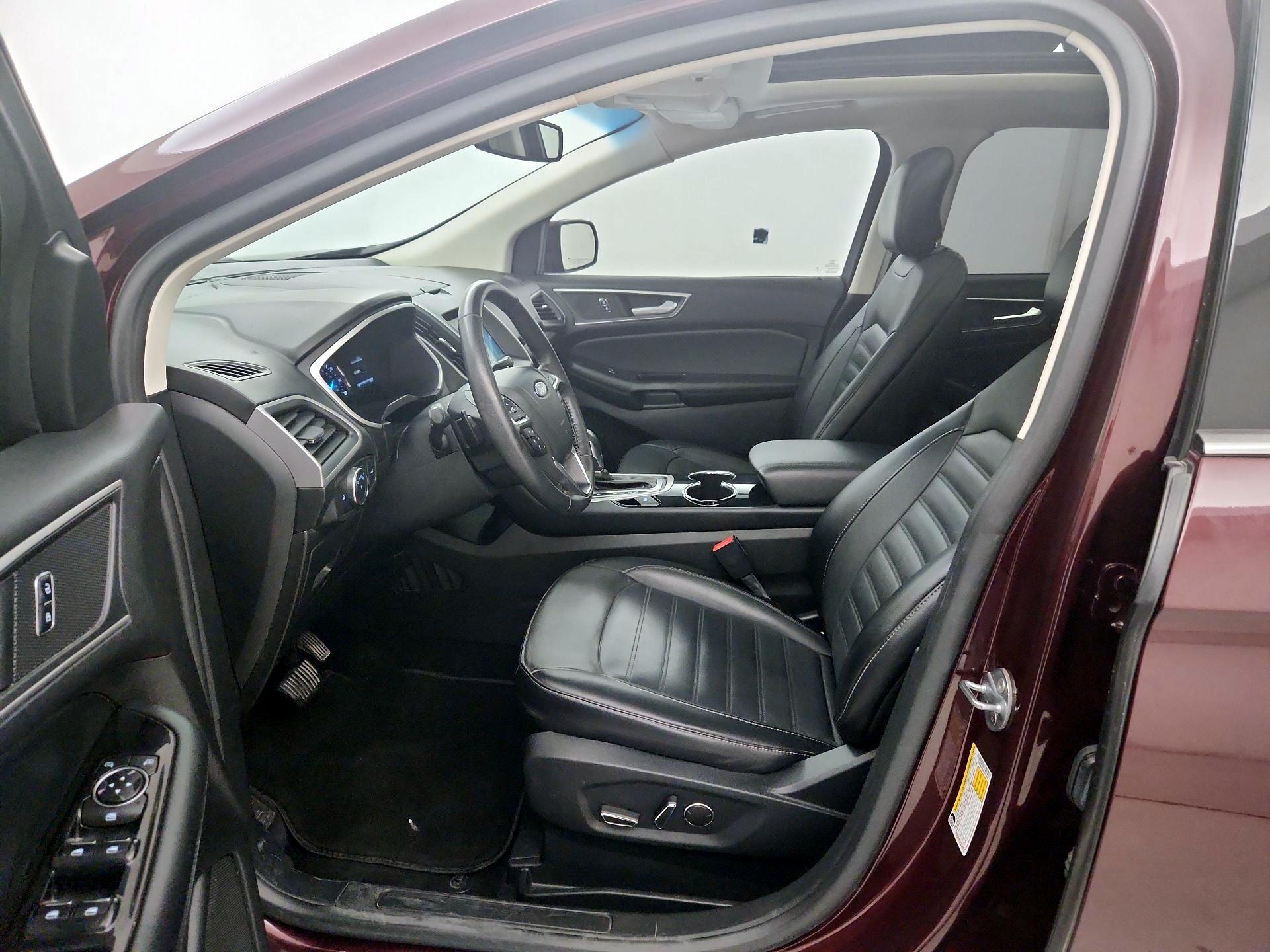 Thumbnail: 2017 Ford Edge - 11