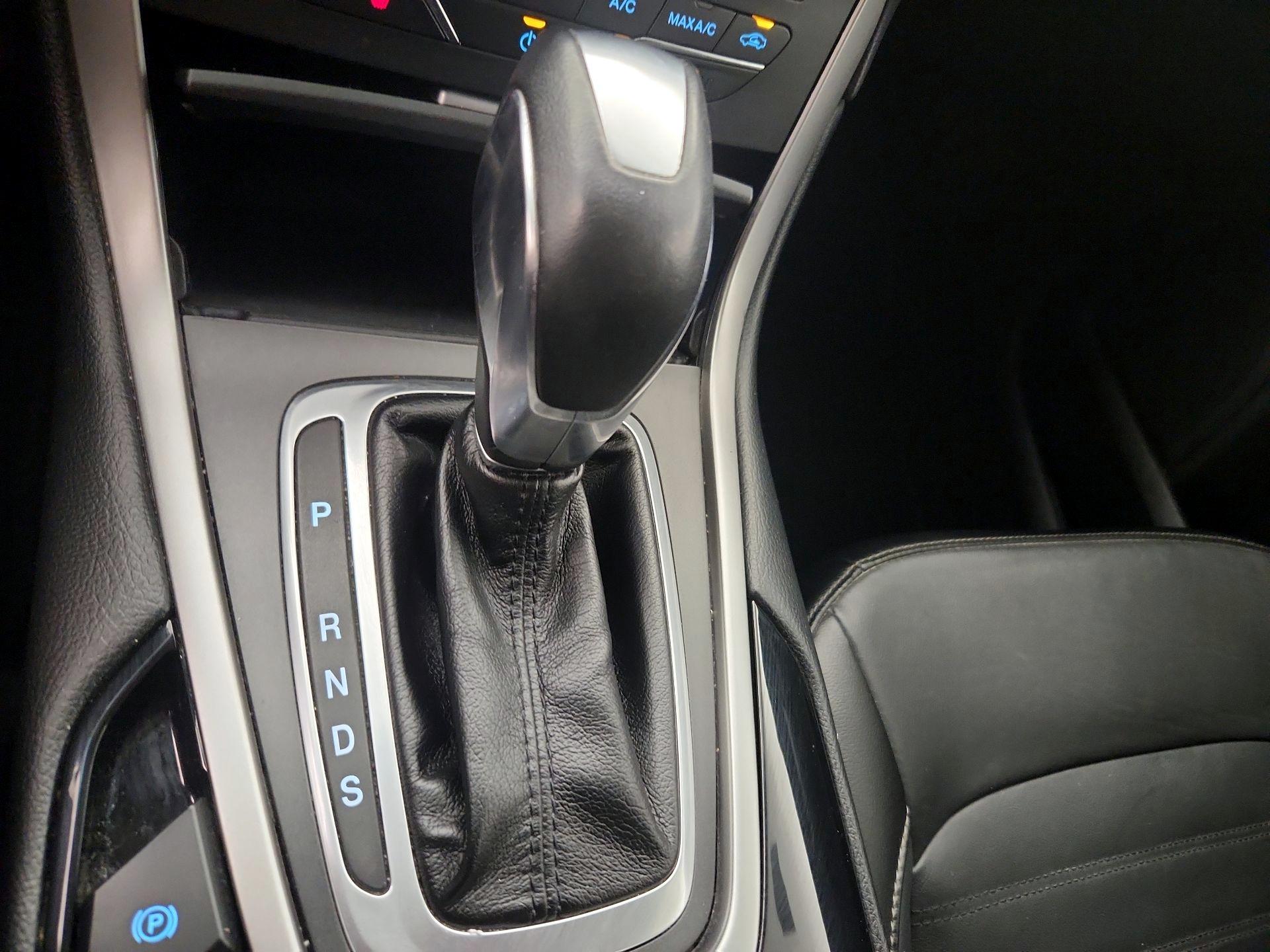 Thumbnail: 2017 Ford Edge - 18