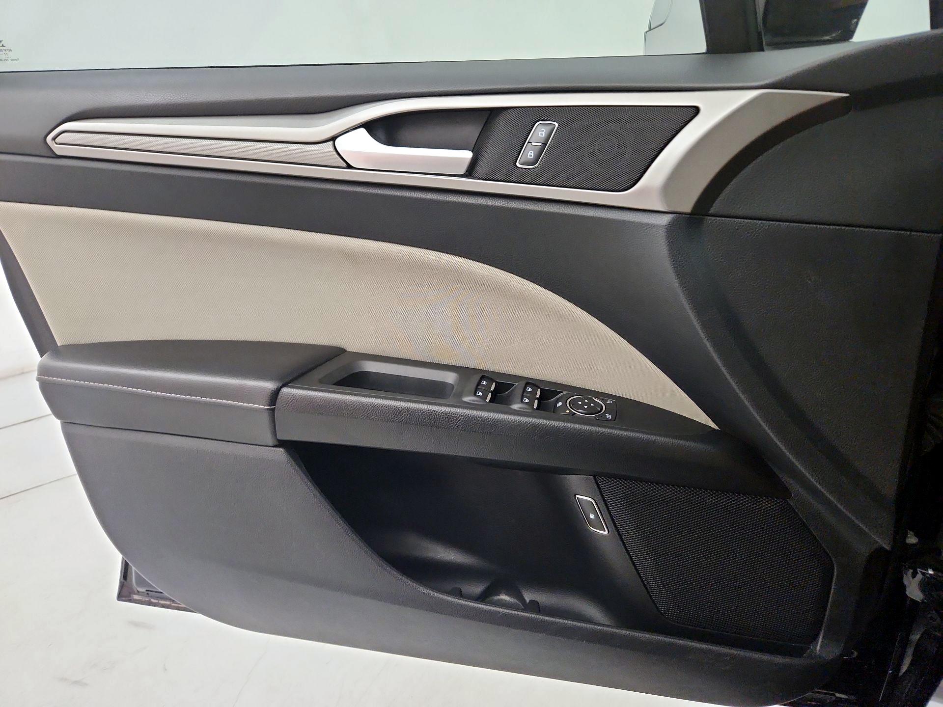 Thumbnail: 2018 Ford Fusion - 12