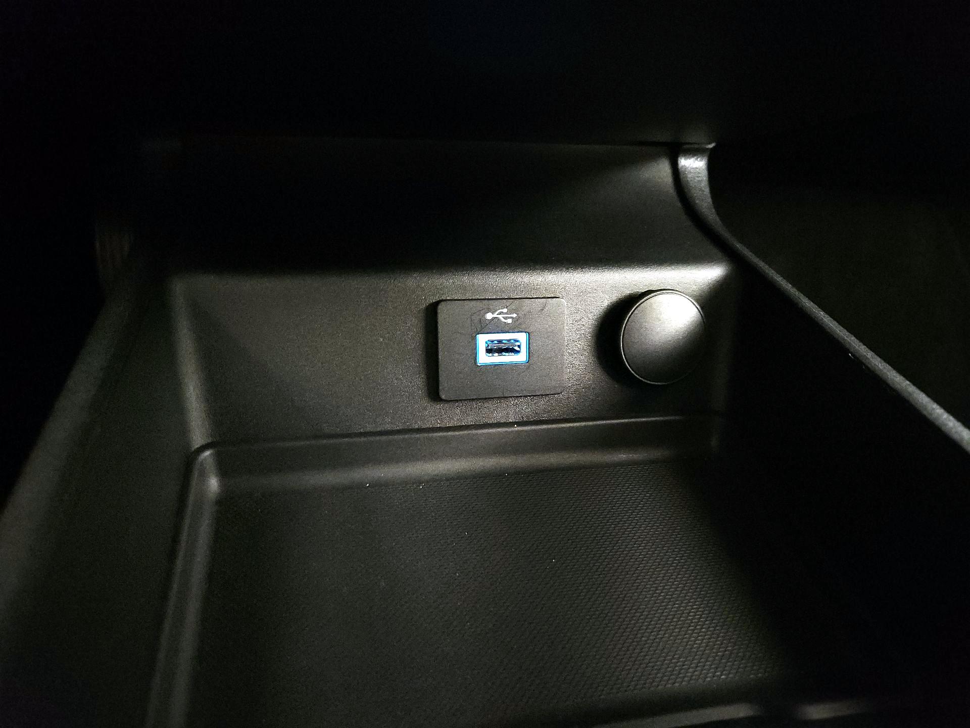 Thumbnail: 2018 Ford Fusion - 18