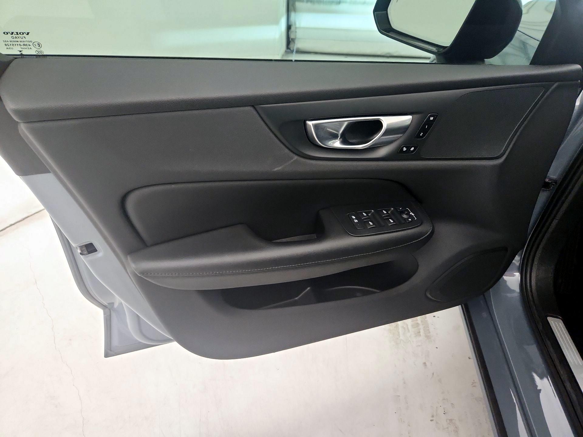 Thumbnail: 2024 Volvo S60 - 12