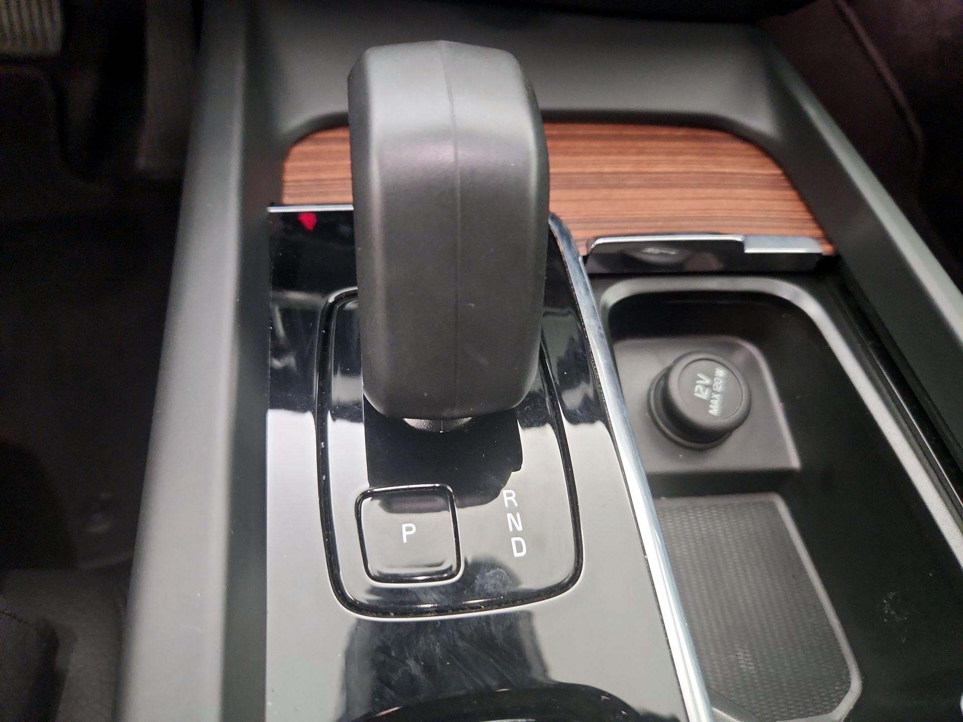 Thumbnail: 2024 Volvo S60 - 18