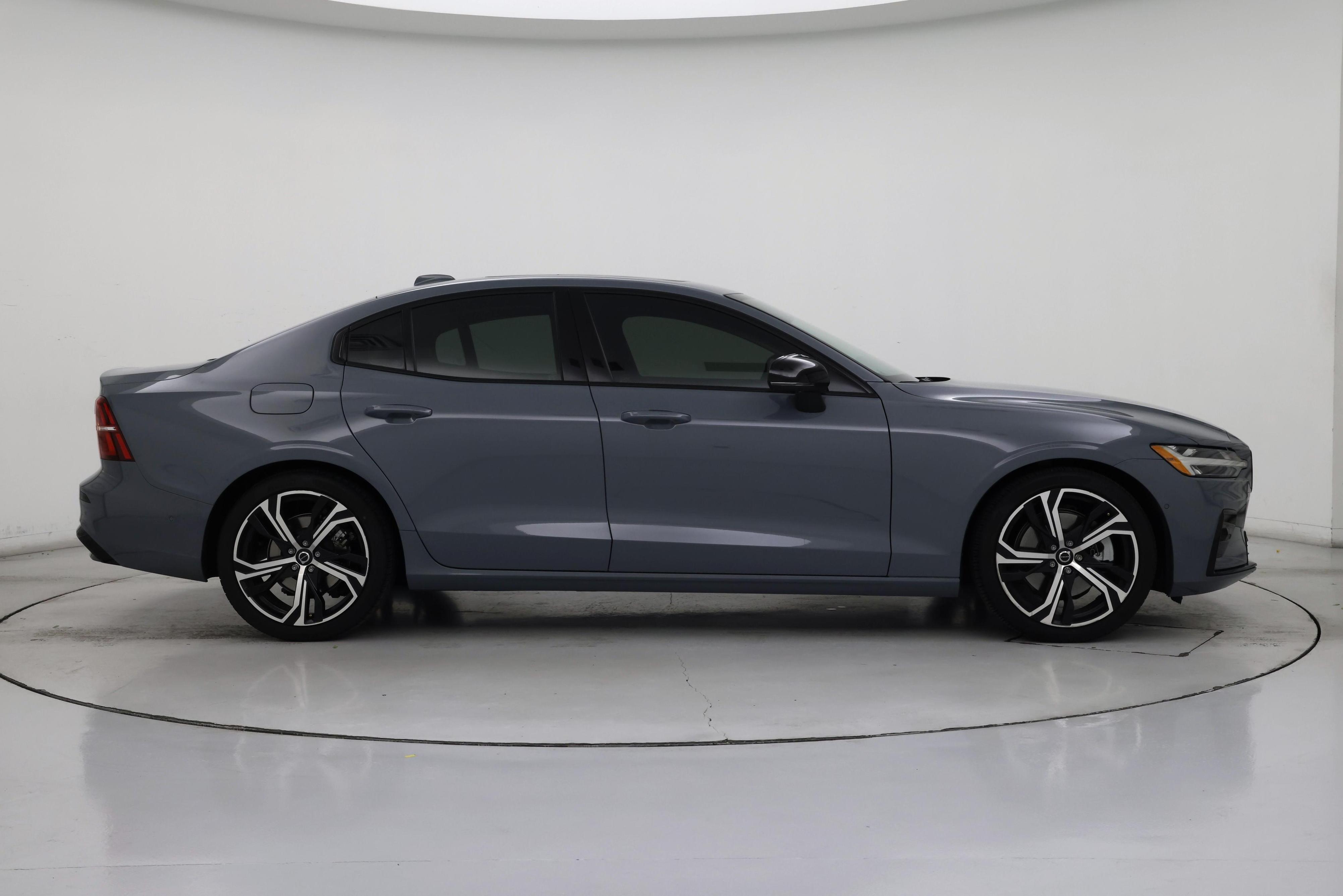 Thumbnail: 2024 Volvo S60 - 7