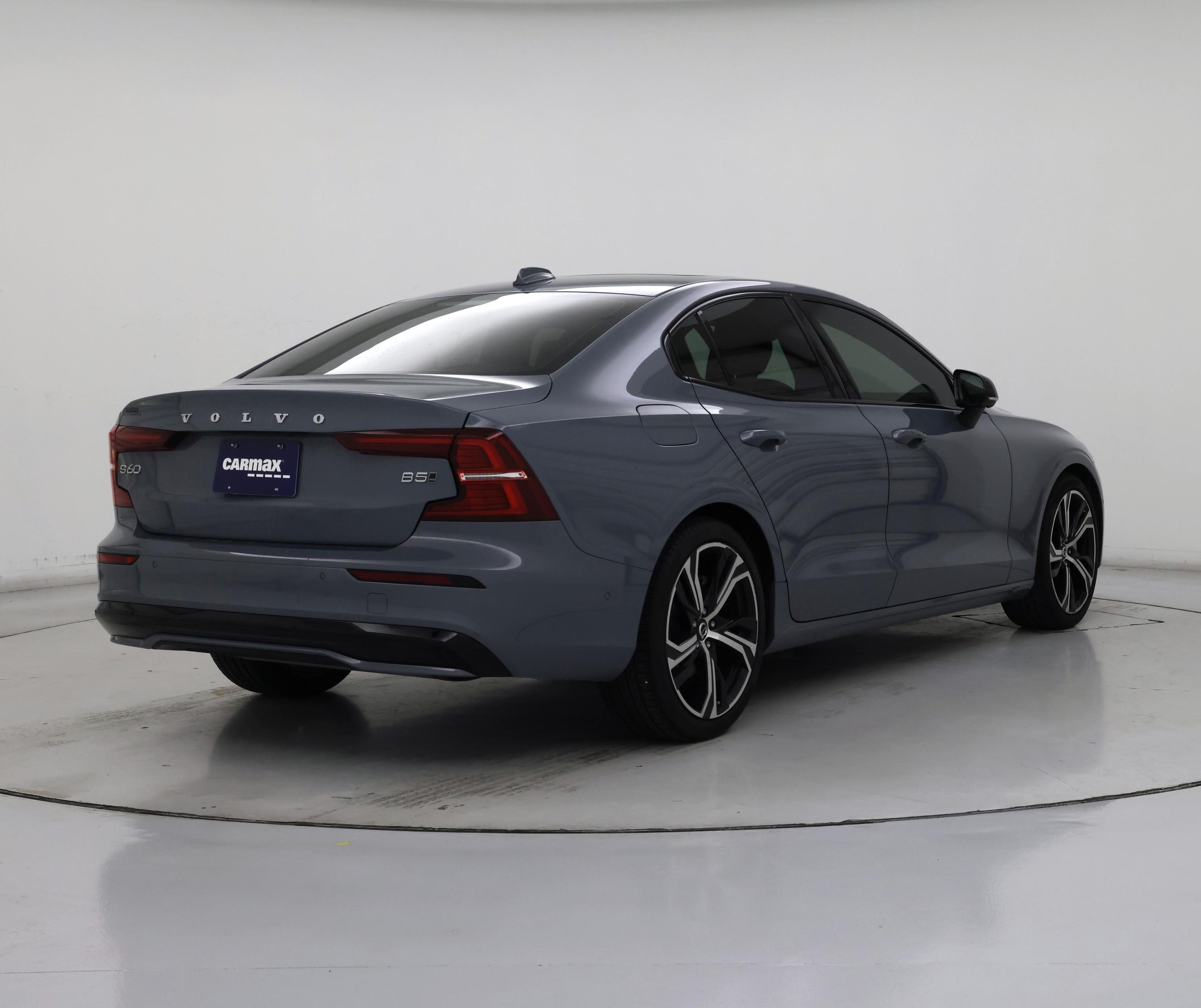Thumbnail: 2024 Volvo S60 - 8