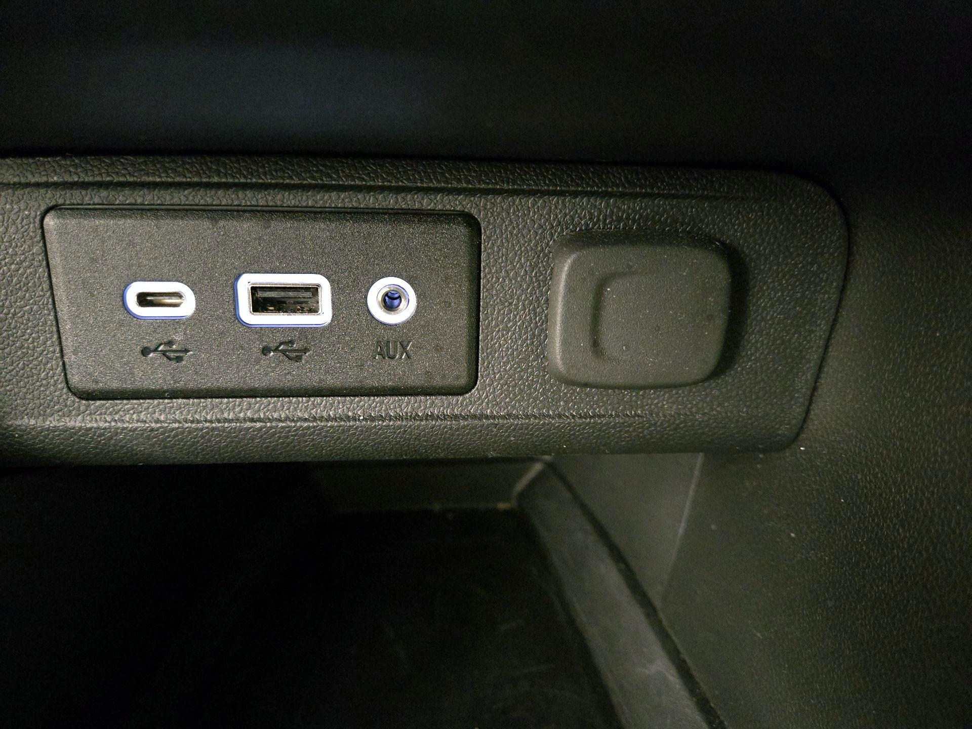 Thumbnail: 2023 Buick Encore GX - 18