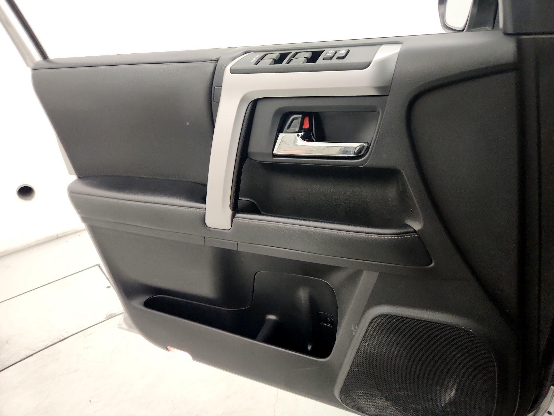 Thumbnail: 2021 Toyota 4Runner - 12