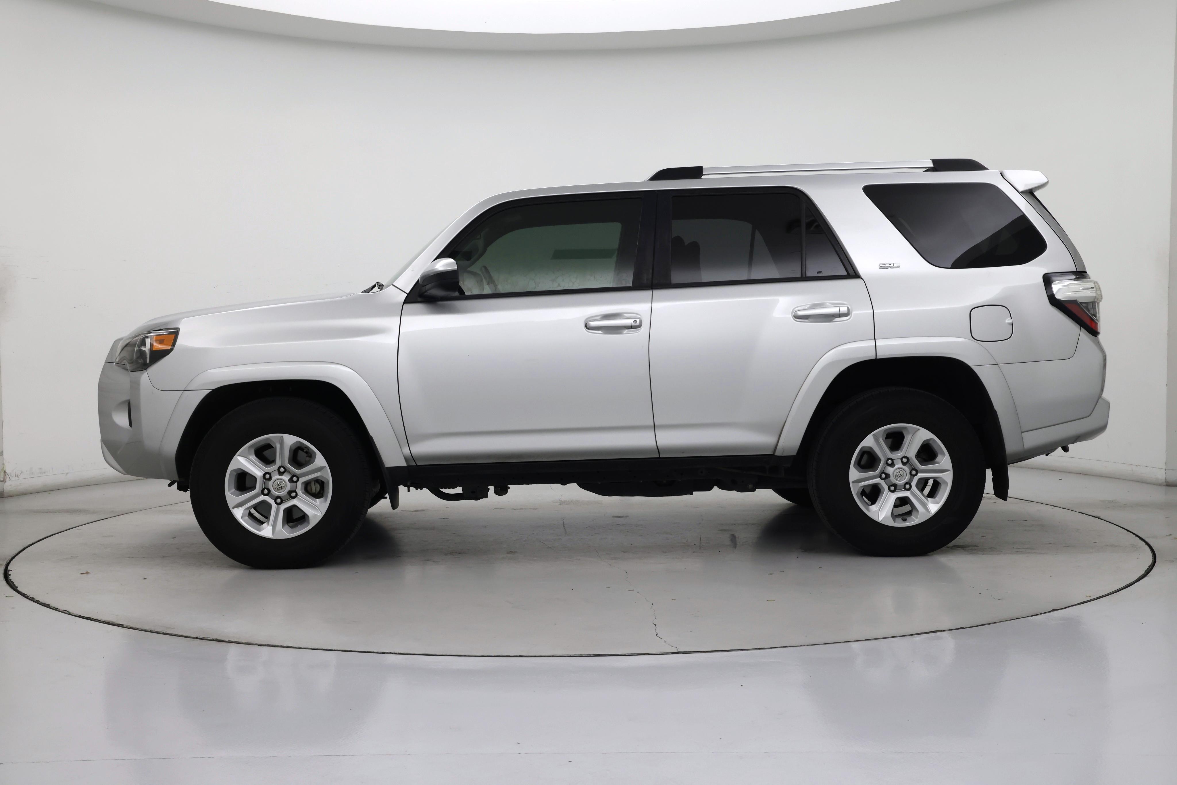 Thumbnail: 2021 Toyota 4Runner - 3