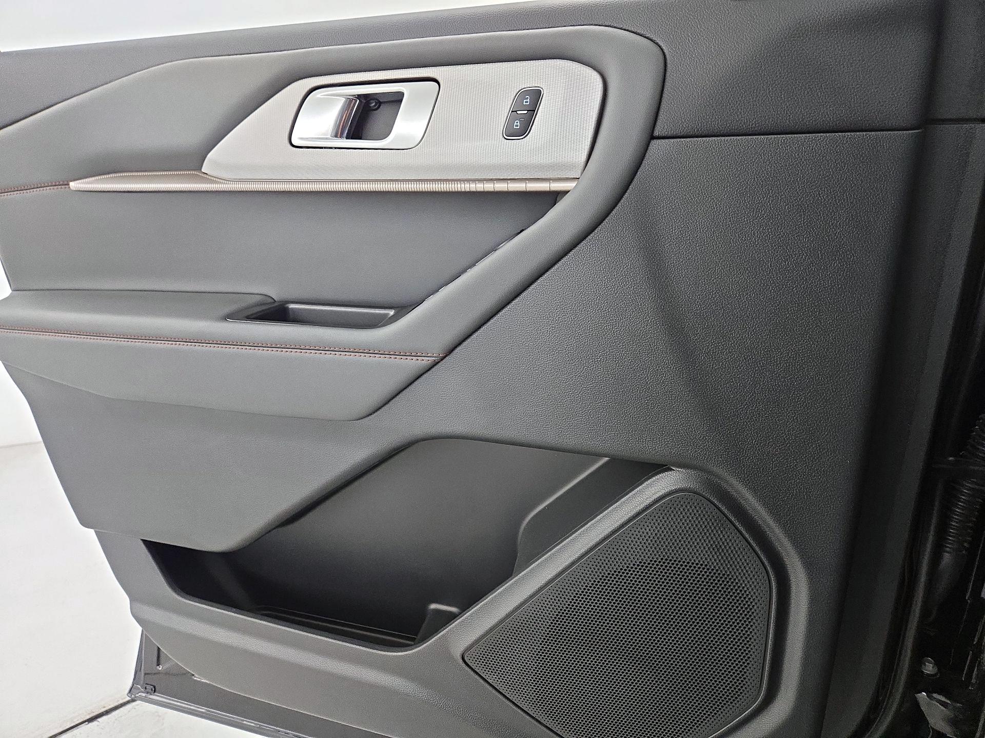 Thumbnail: 2025 Ford Explorer - 12