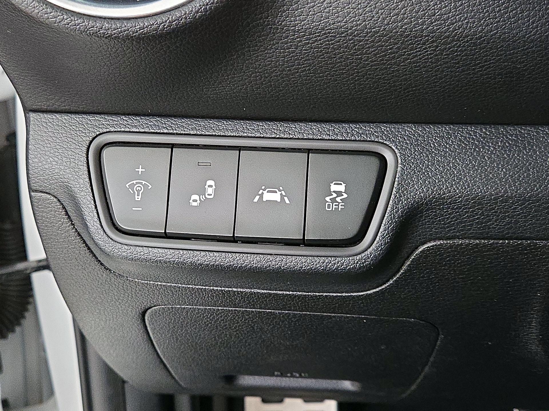 Thumbnail: 2021 Kia Forte - 13