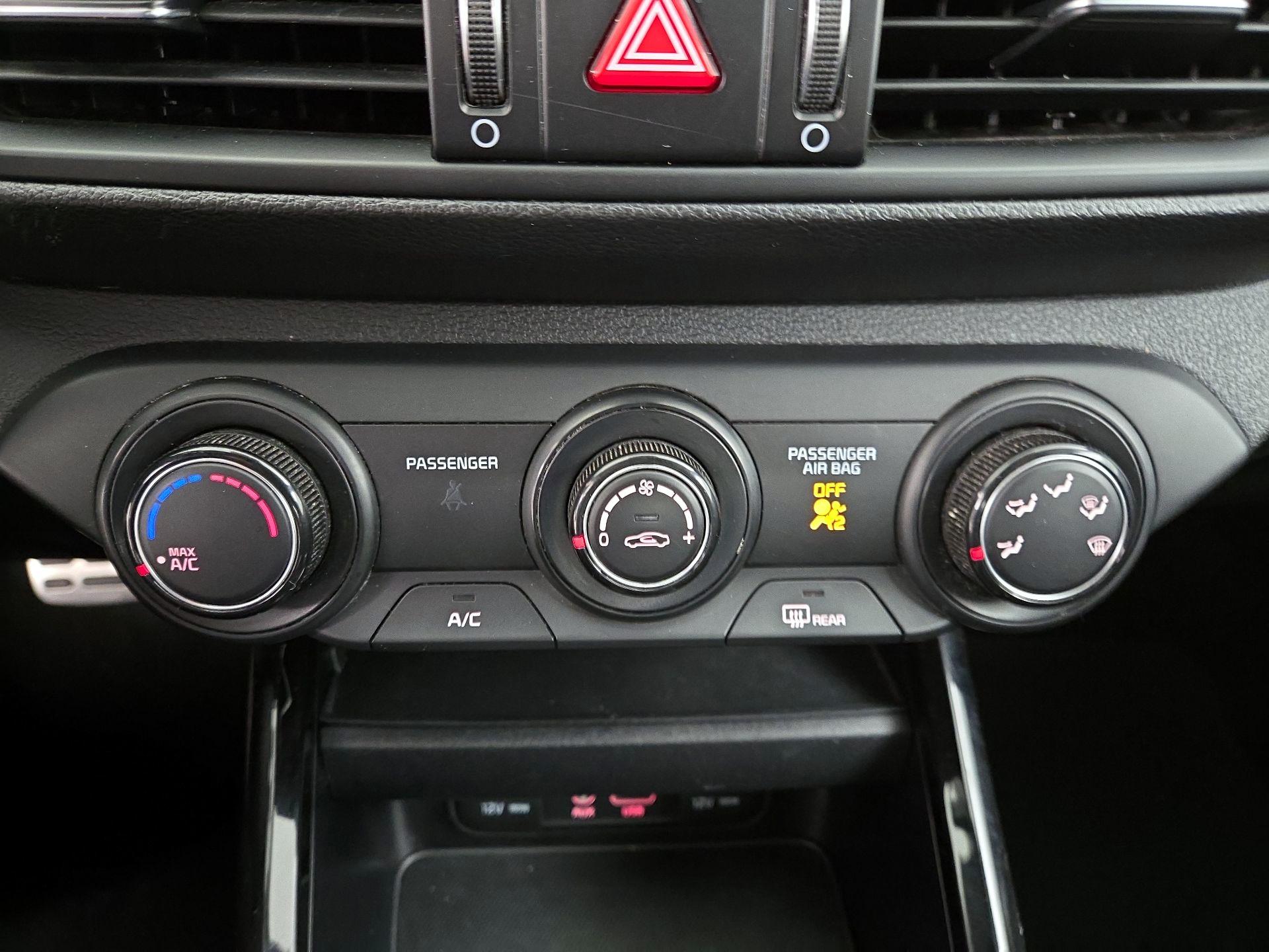 Thumbnail: 2021 Kia Forte - 16