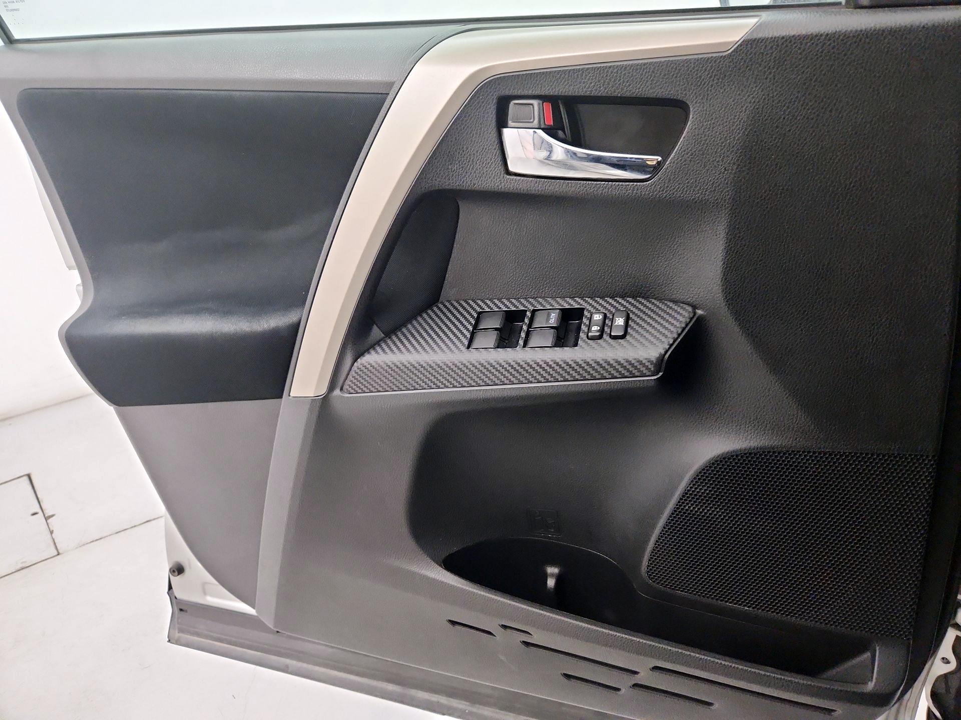 Thumbnail: 2014 Toyota RAV4 - 12