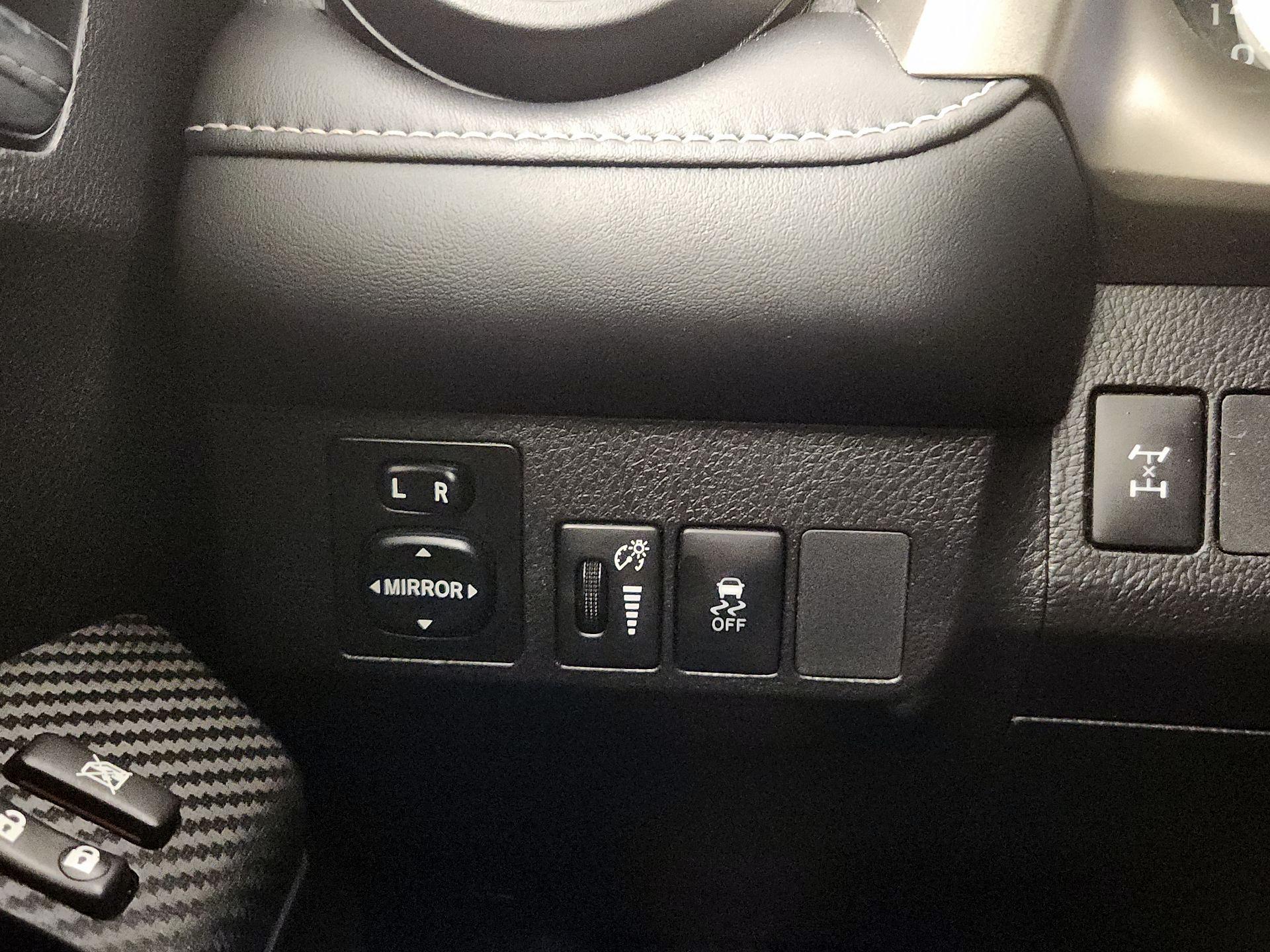 Thumbnail: 2014 Toyota RAV4 - 13