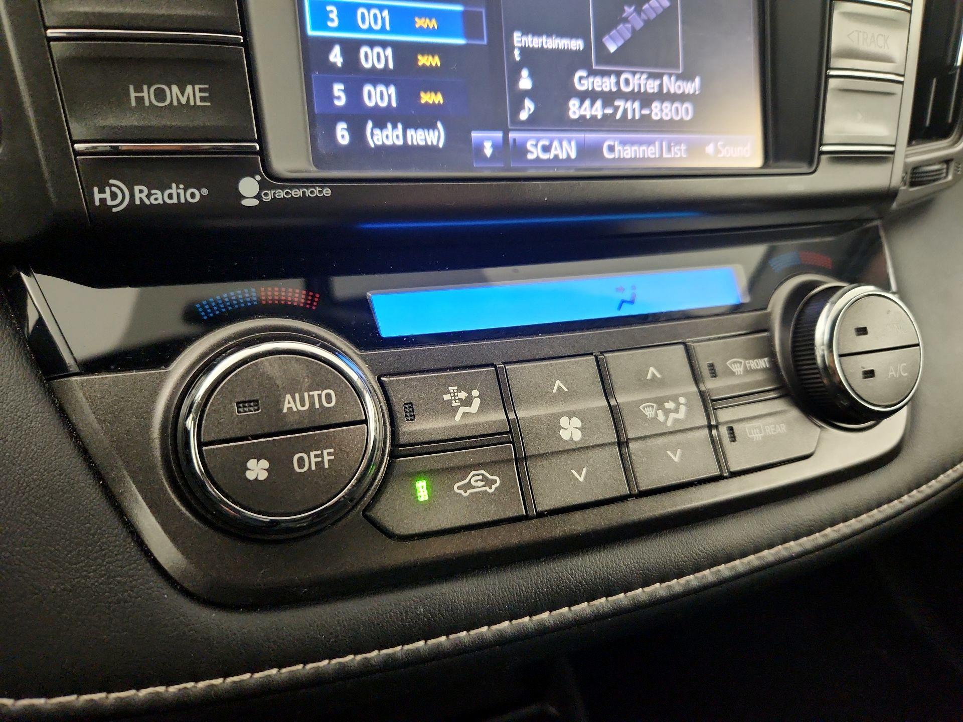 Thumbnail: 2014 Toyota RAV4 - 16