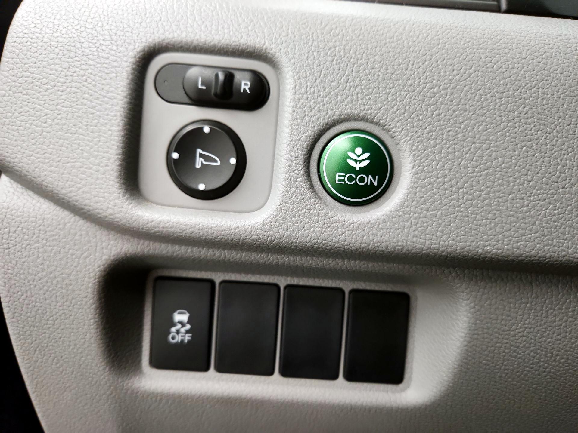 Thumbnail: 2016 Honda Pilot - 13