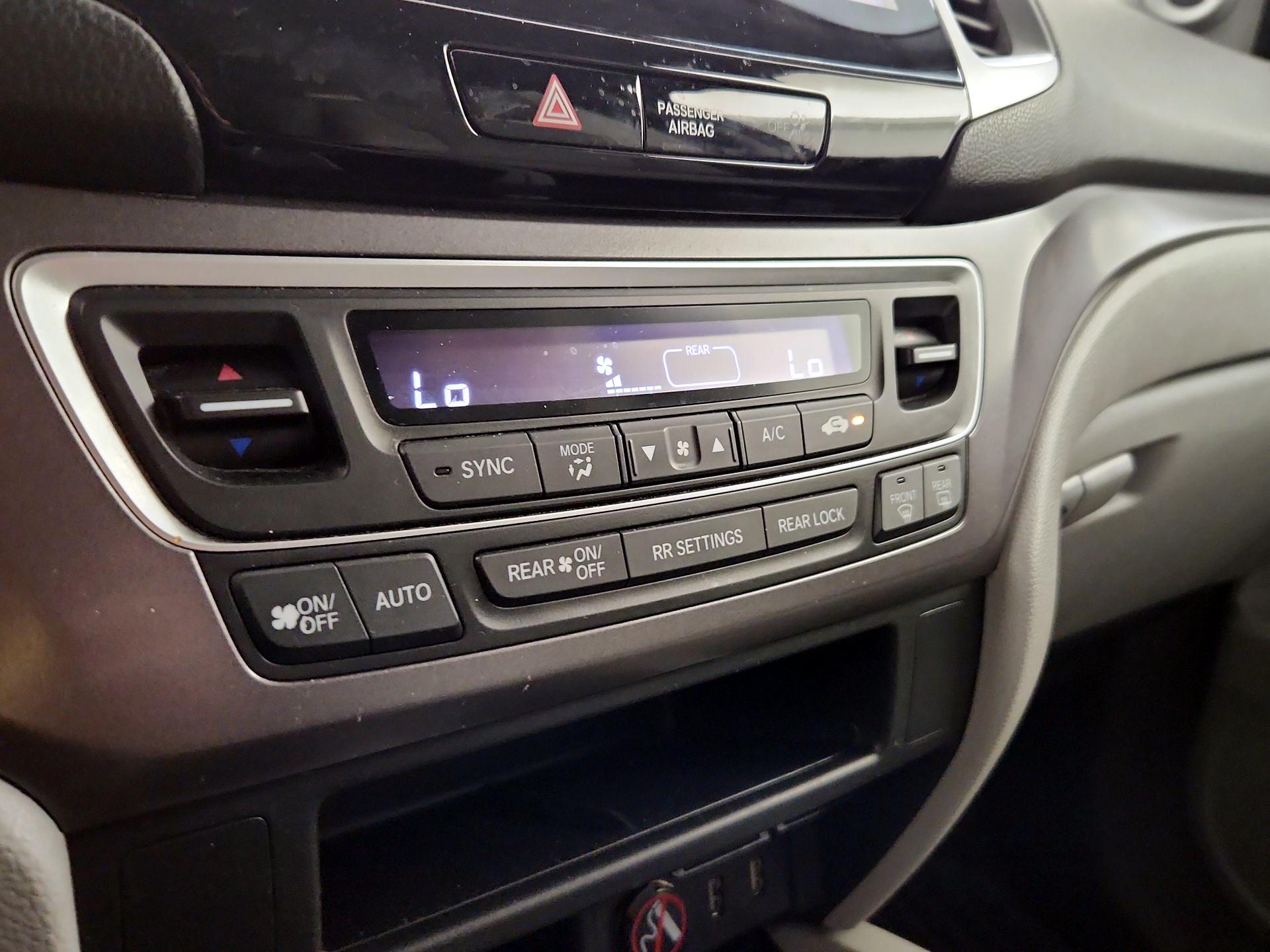 Thumbnail: 2016 Honda Pilot - 16