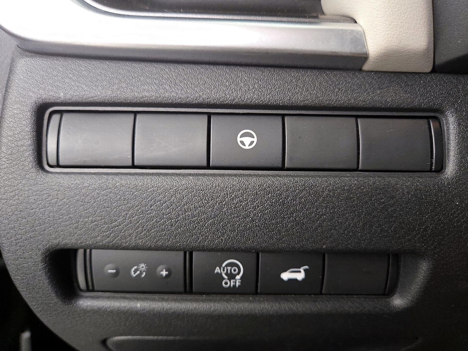 2024 Nissan Rogue SV - Photo 14