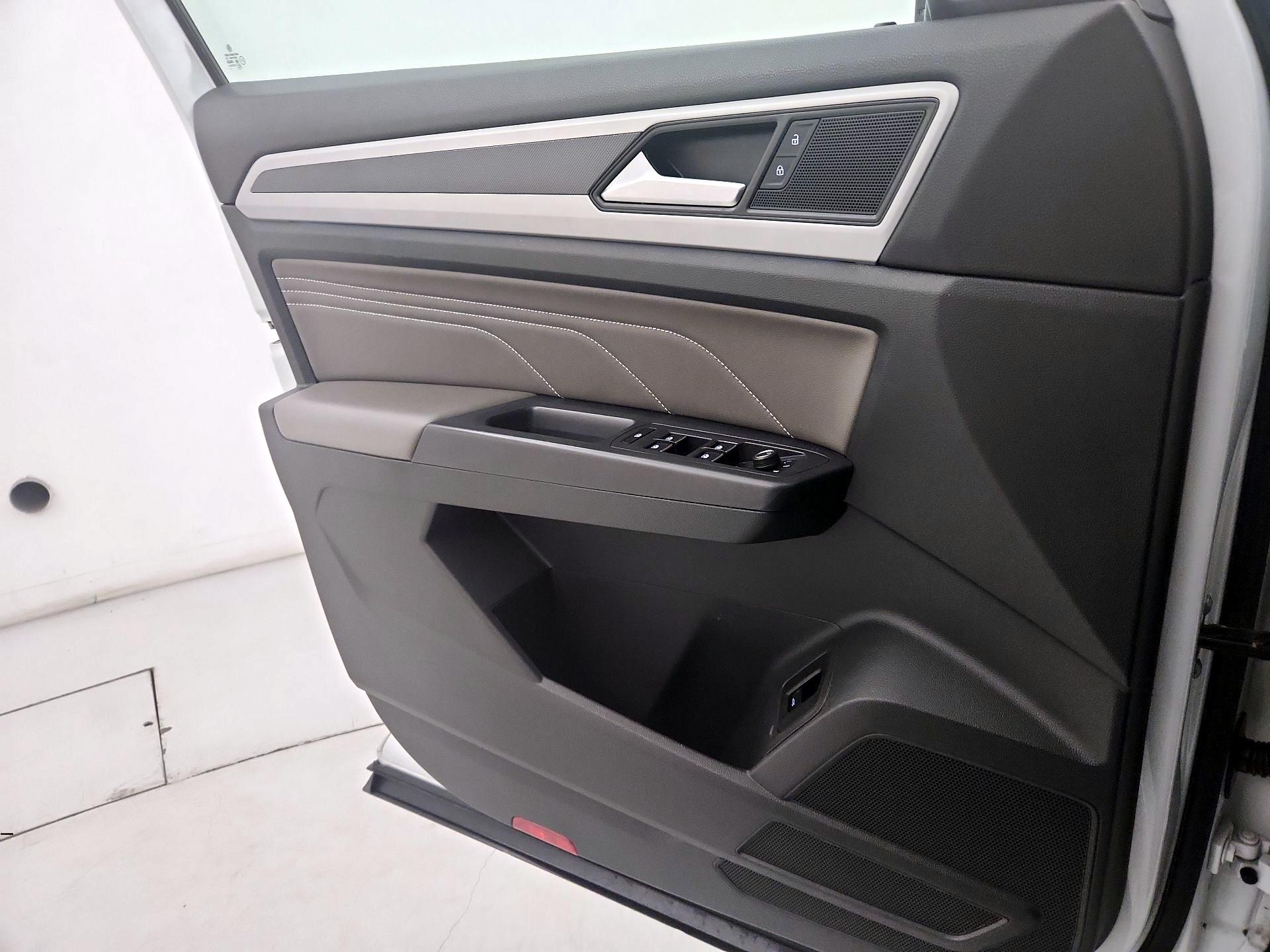 Thumbnail: 2021 Volkswagen Atlas - 12