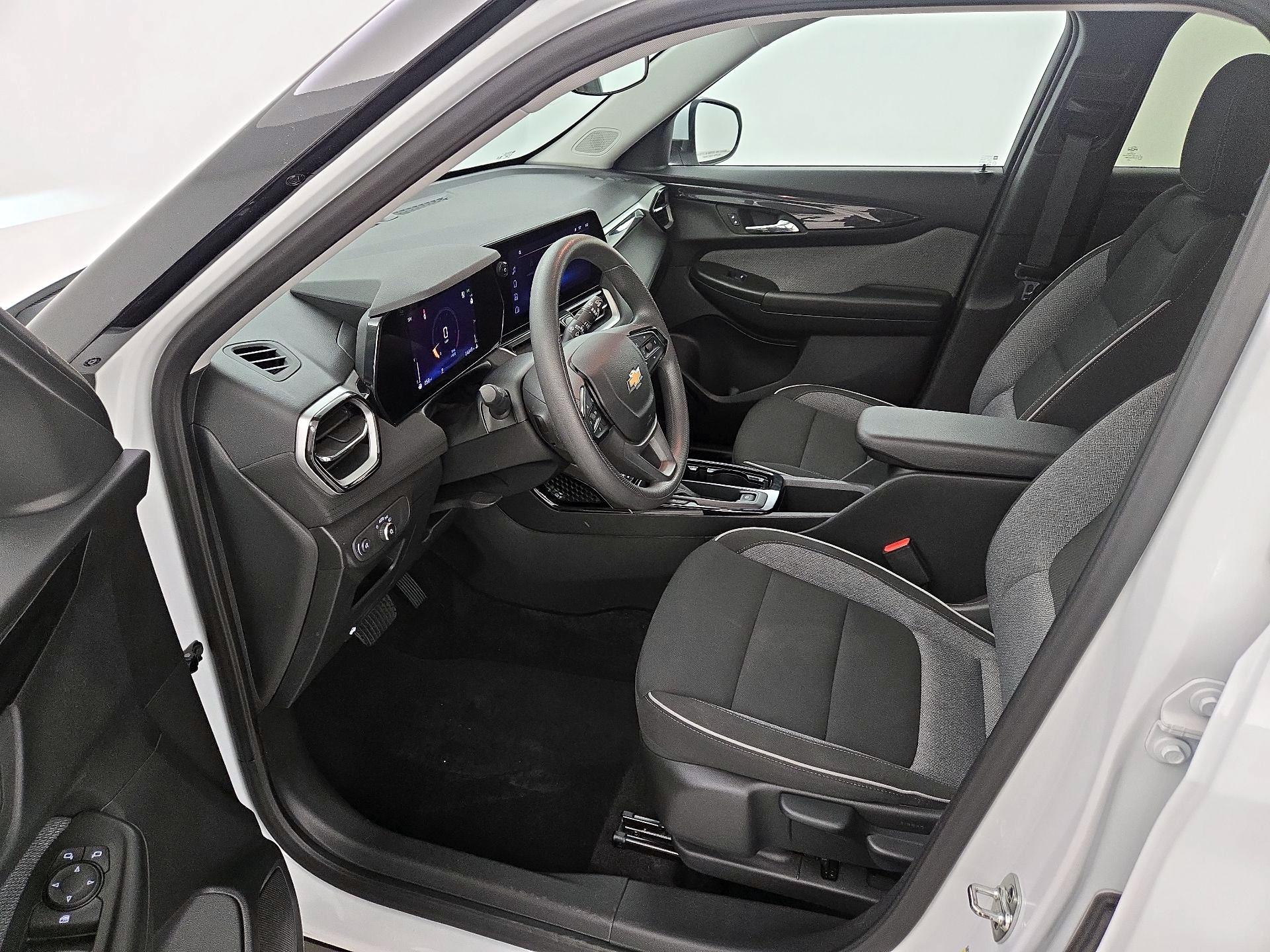 Thumbnail: 2025 Chevrolet TrailBlazer - 11