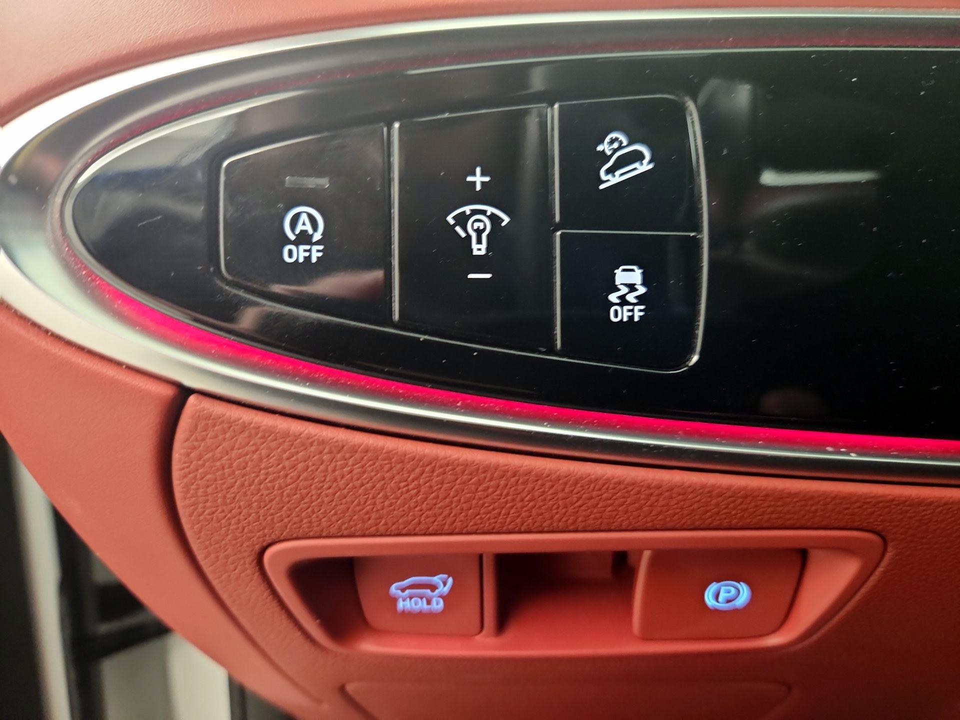 Thumbnail: 2023 Genesis GV70 - 13