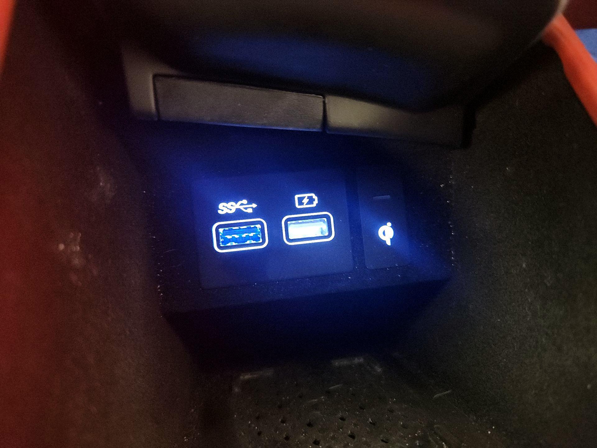 Thumbnail: 2023 Genesis GV70 - 19