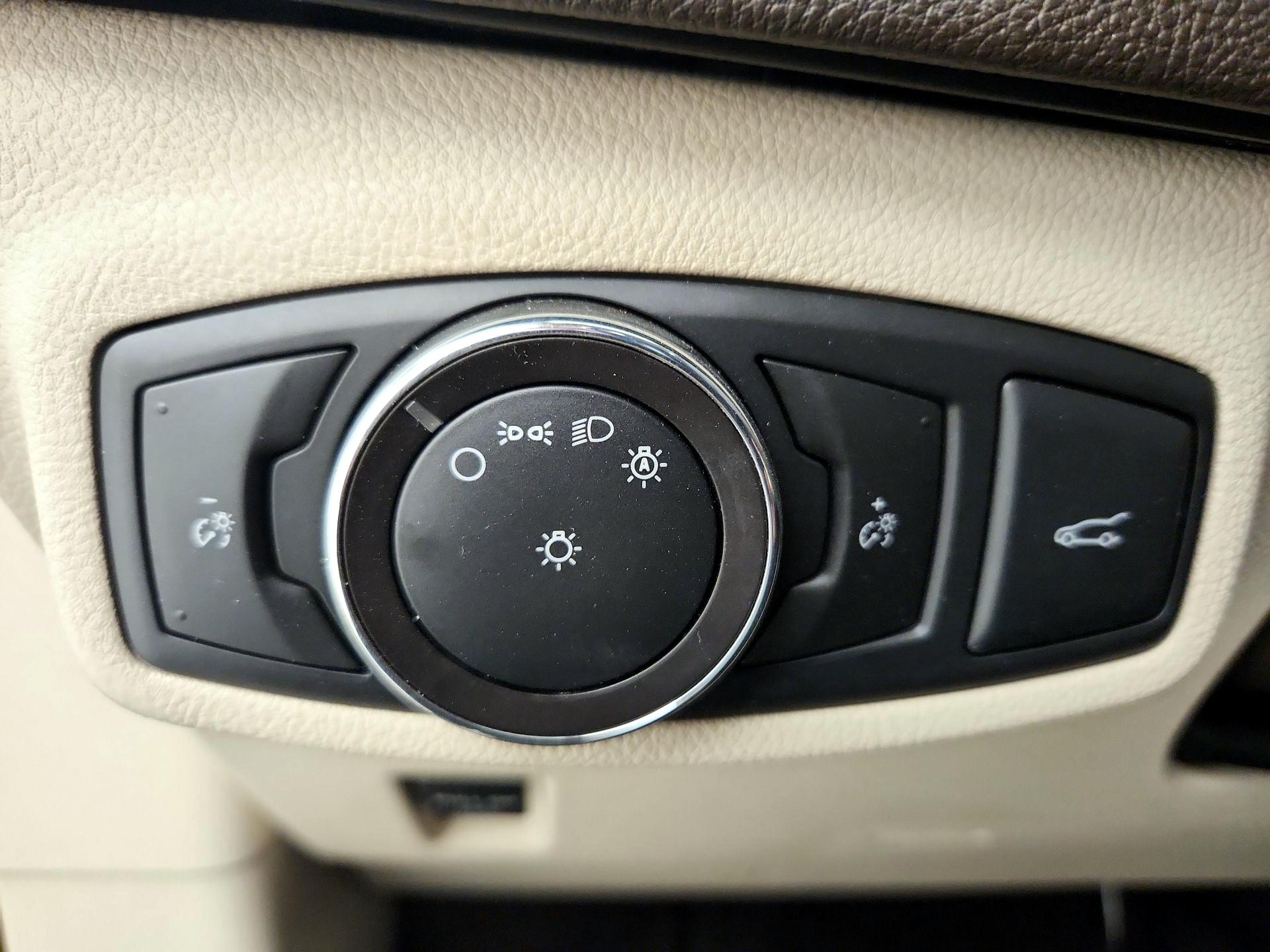Thumbnail: 2018 Lincoln MKC - 13