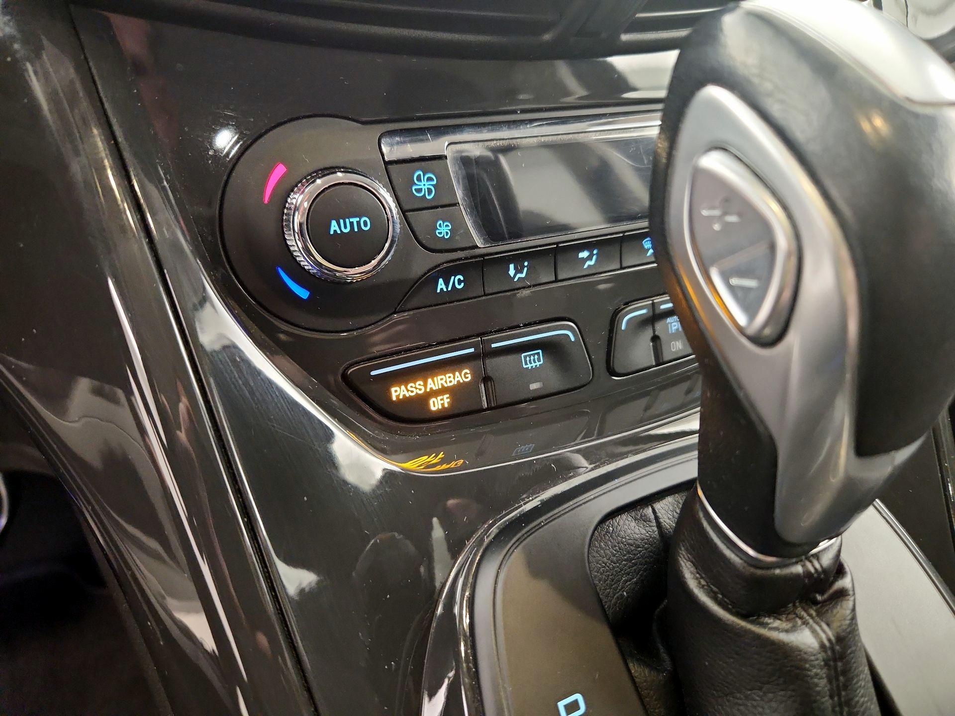 Thumbnail: 2015 Ford Escape - 16