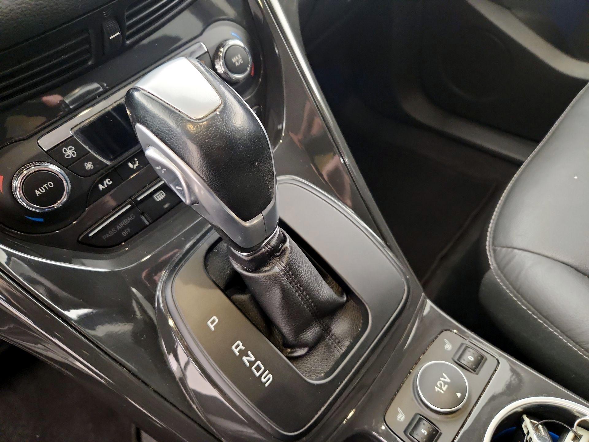 Thumbnail: 2015 Ford Escape - 17