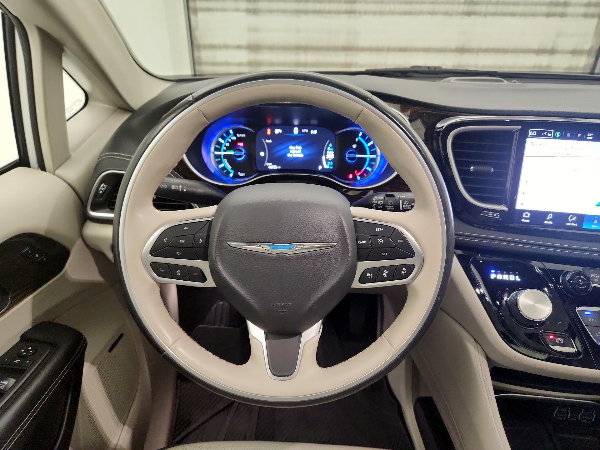 Thumbnail: 2021 Chrysler Pacifica - 10