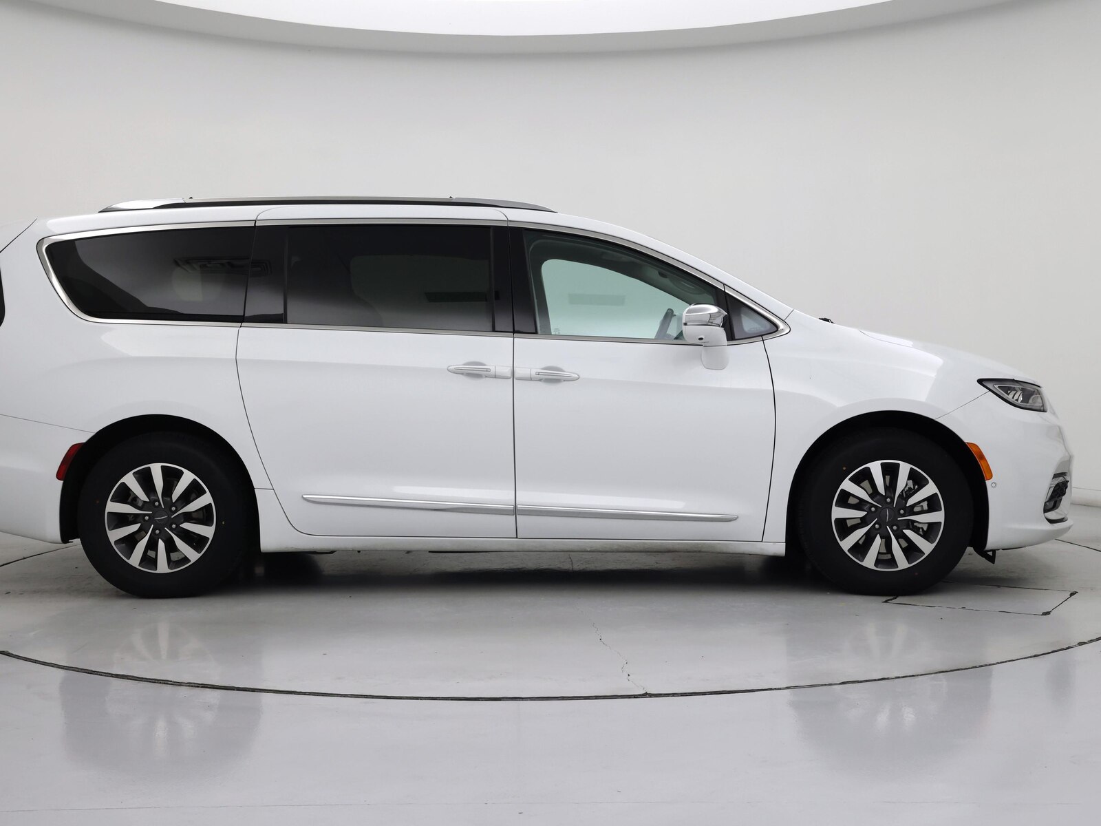 2021 Chrysler Pacifica Hybrid Limited - Photo 8