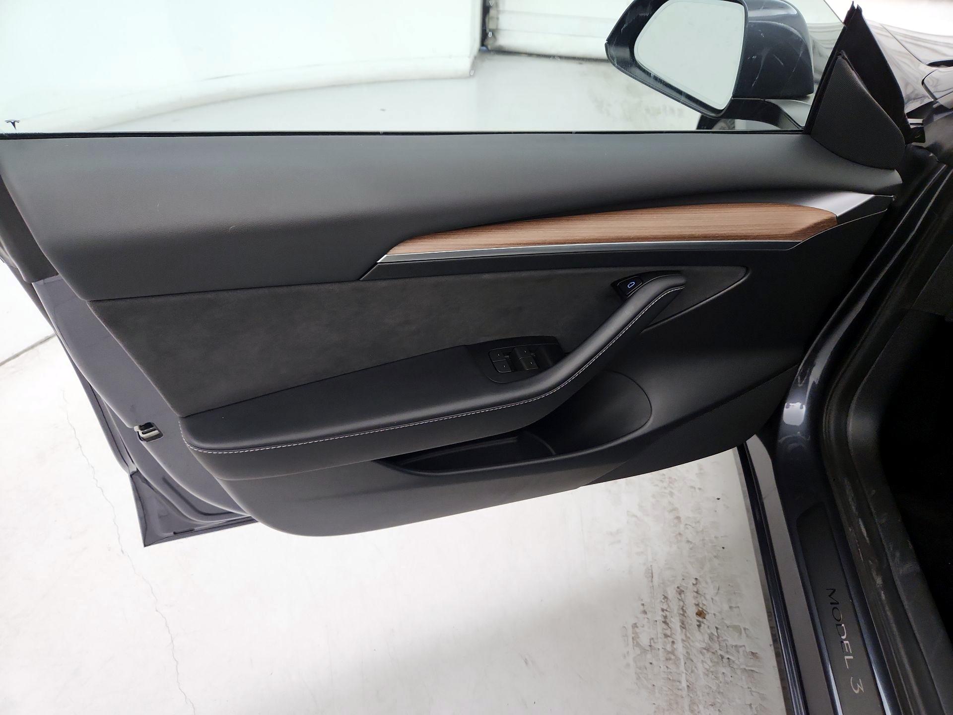 Thumbnail: 2023 Tesla Model 3 - 12