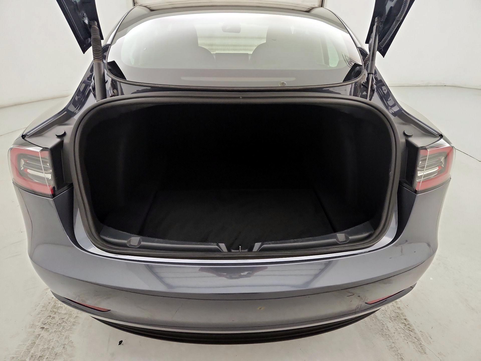 Thumbnail: 2023 Tesla Model 3 - 19