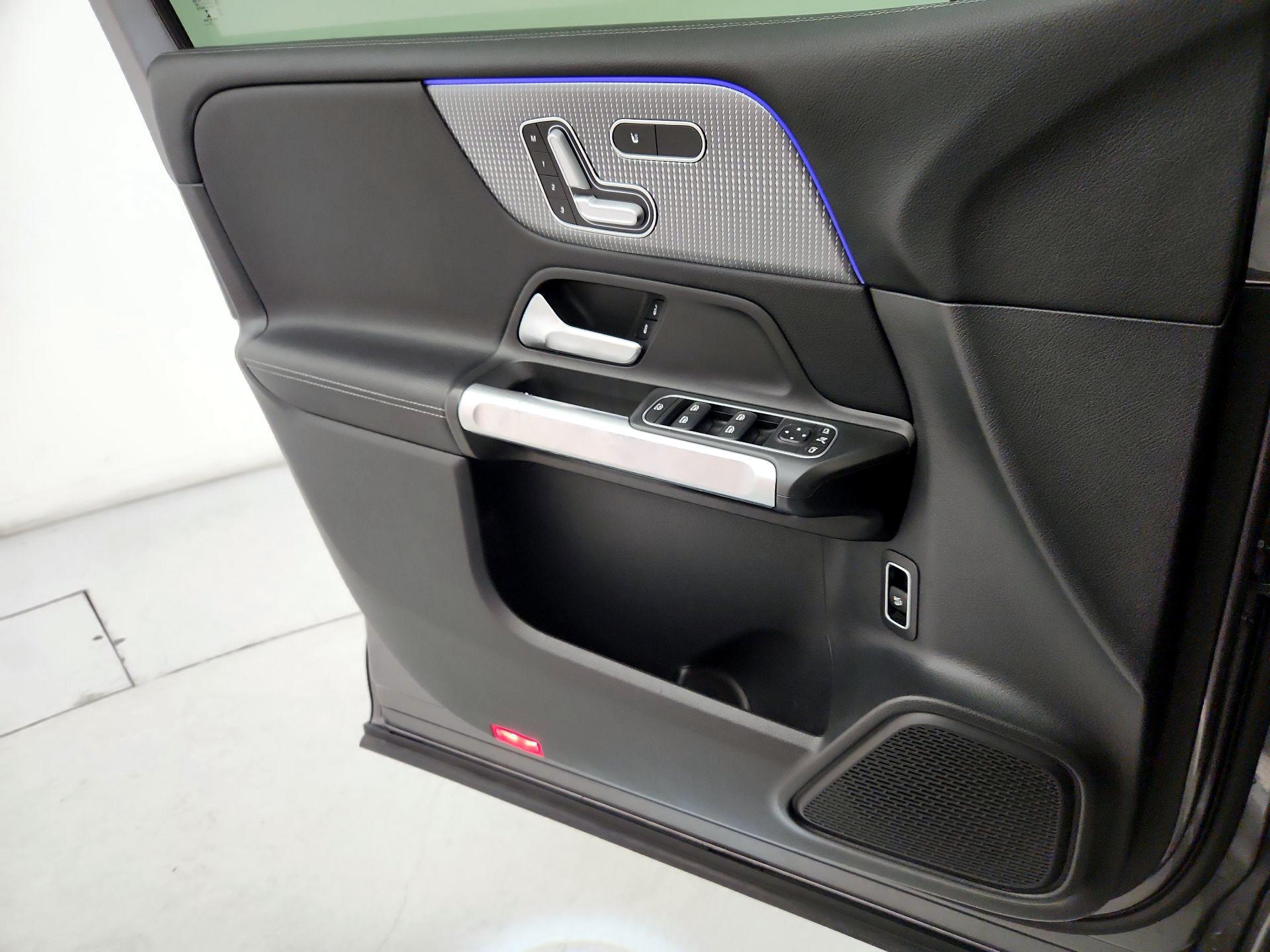 Thumbnail: 2022 Mercedes-Benz GLB - 12