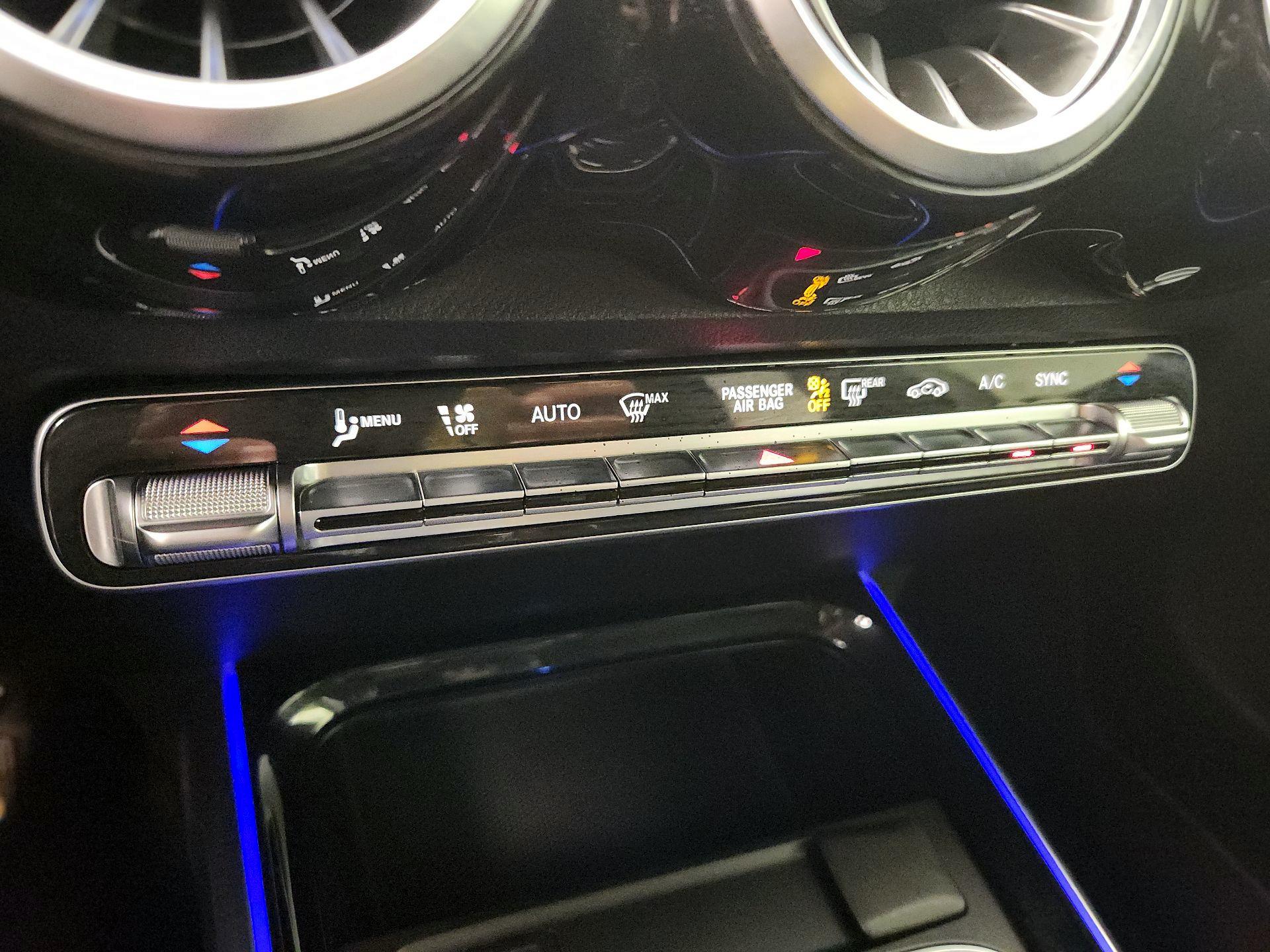 Thumbnail: 2022 Mercedes-Benz GLB - 16