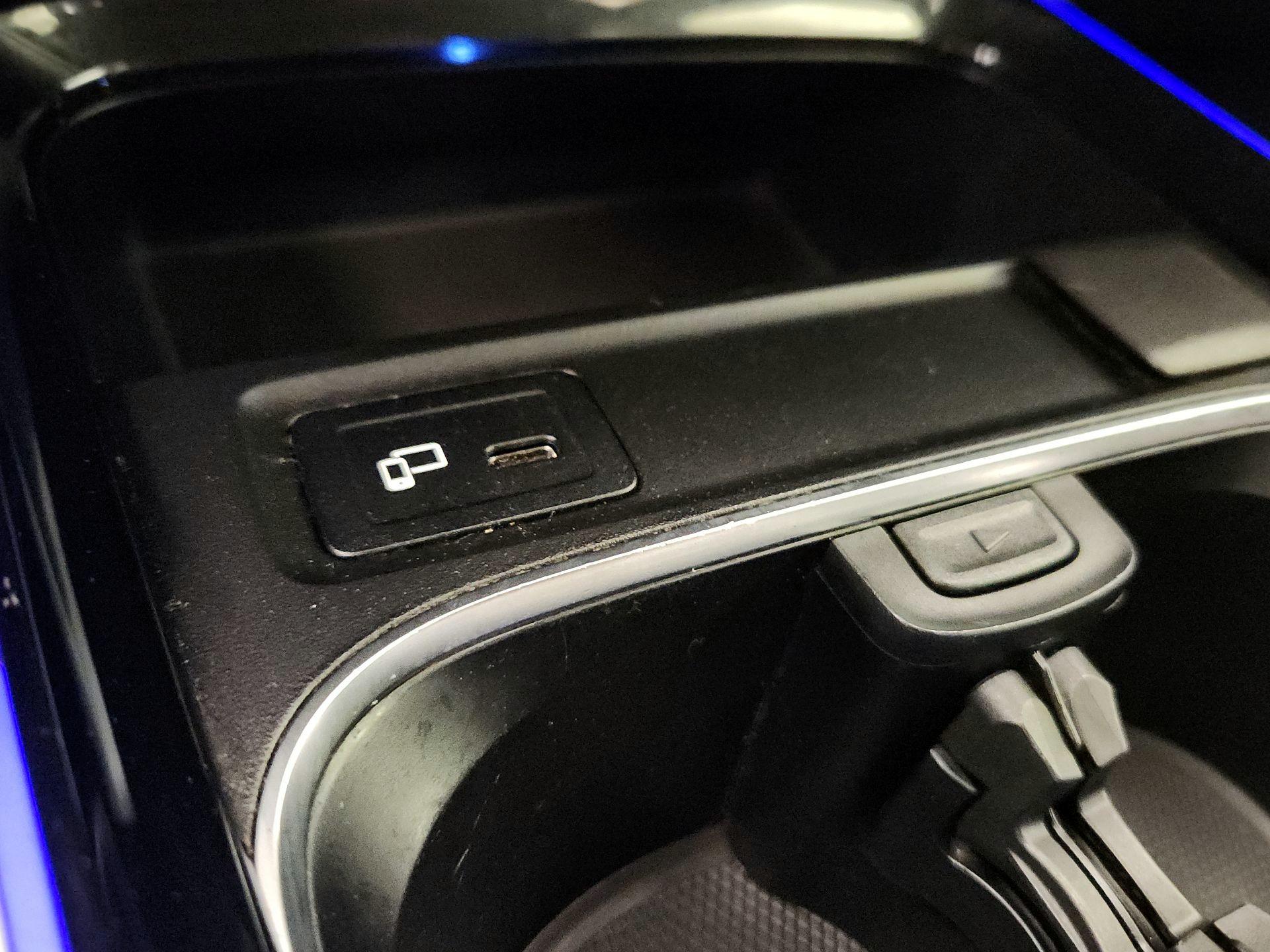 Thumbnail: 2022 Mercedes-Benz GLB - 18