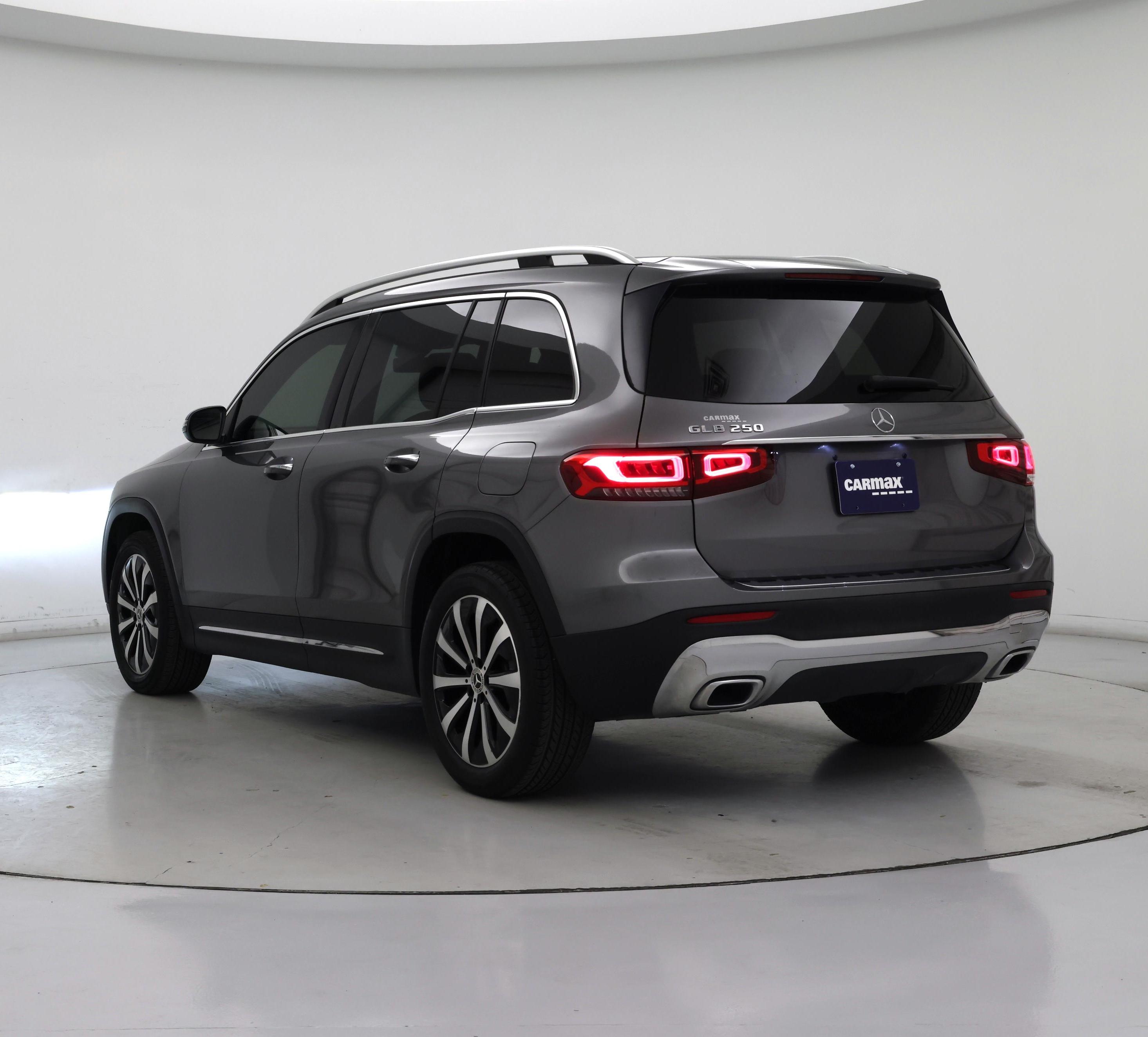 Thumbnail: 2022 Mercedes-Benz GLB - 2